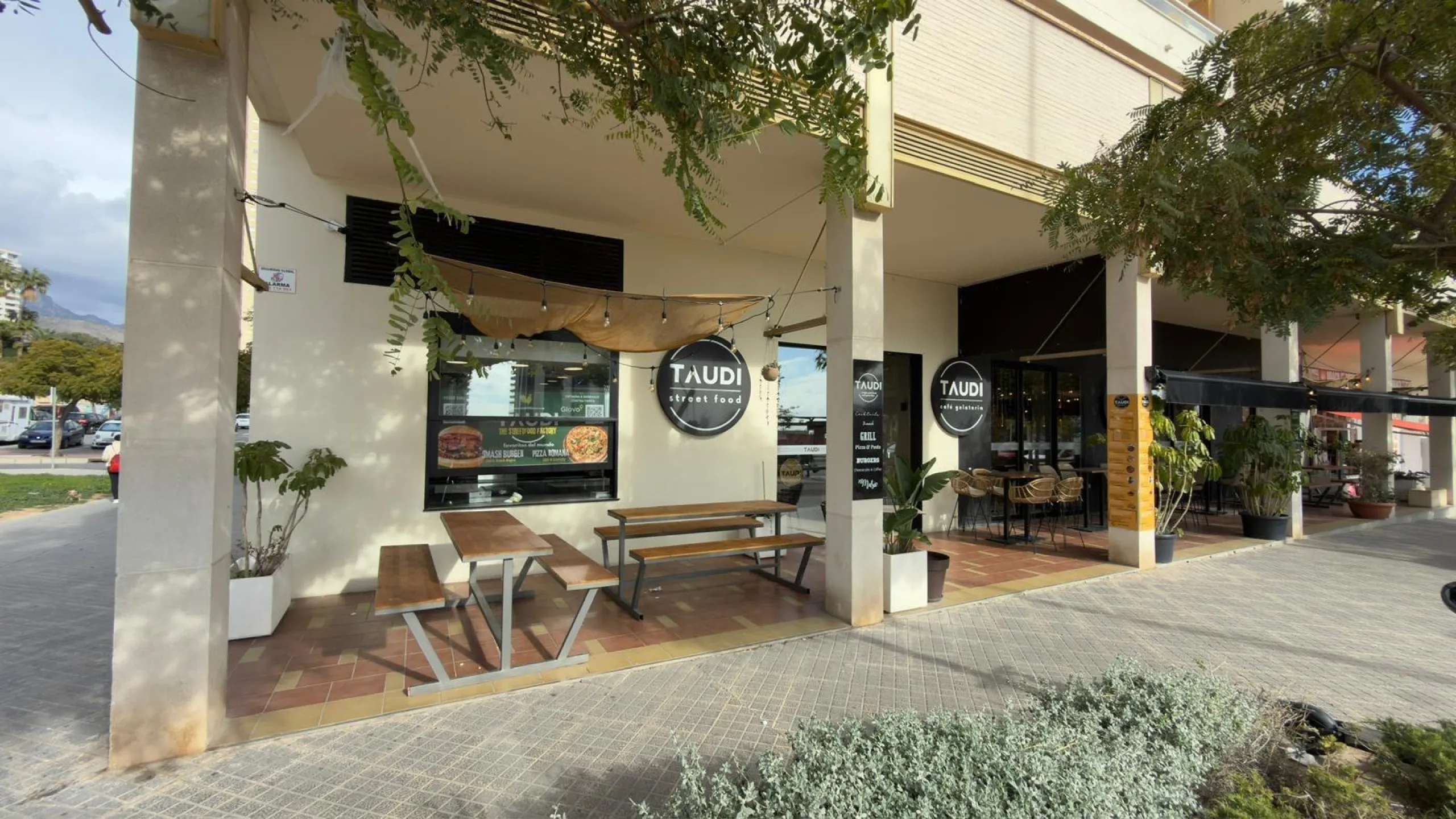 RESTAURANT WITH OWN PREMISES IN BENIDORM