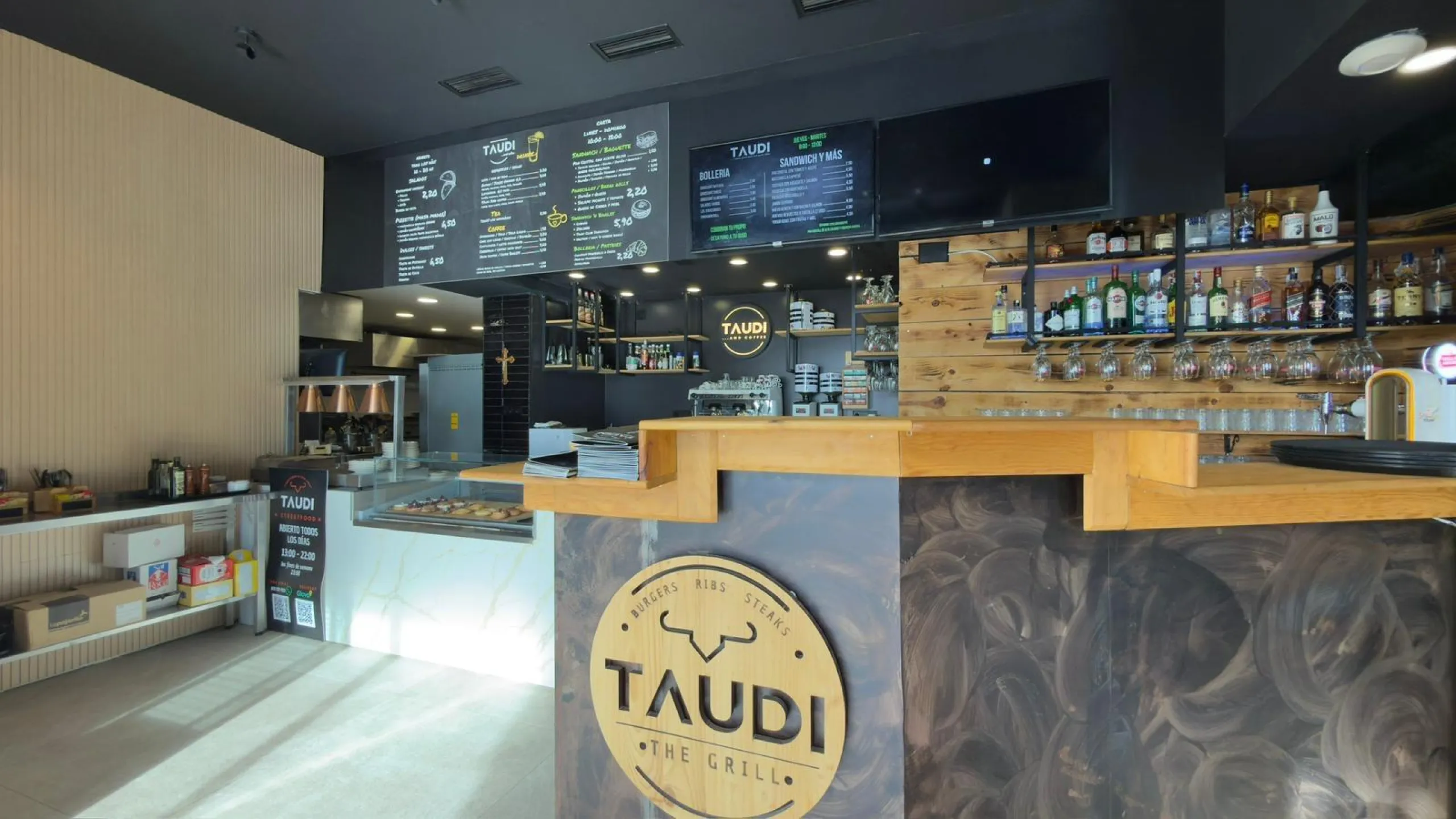 RESTAURANT WITH OWN PREMISES IN BENIDORM