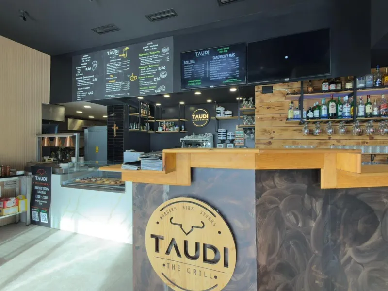 RESTAURANT WITH OWN PREMISES IN BENIDORM