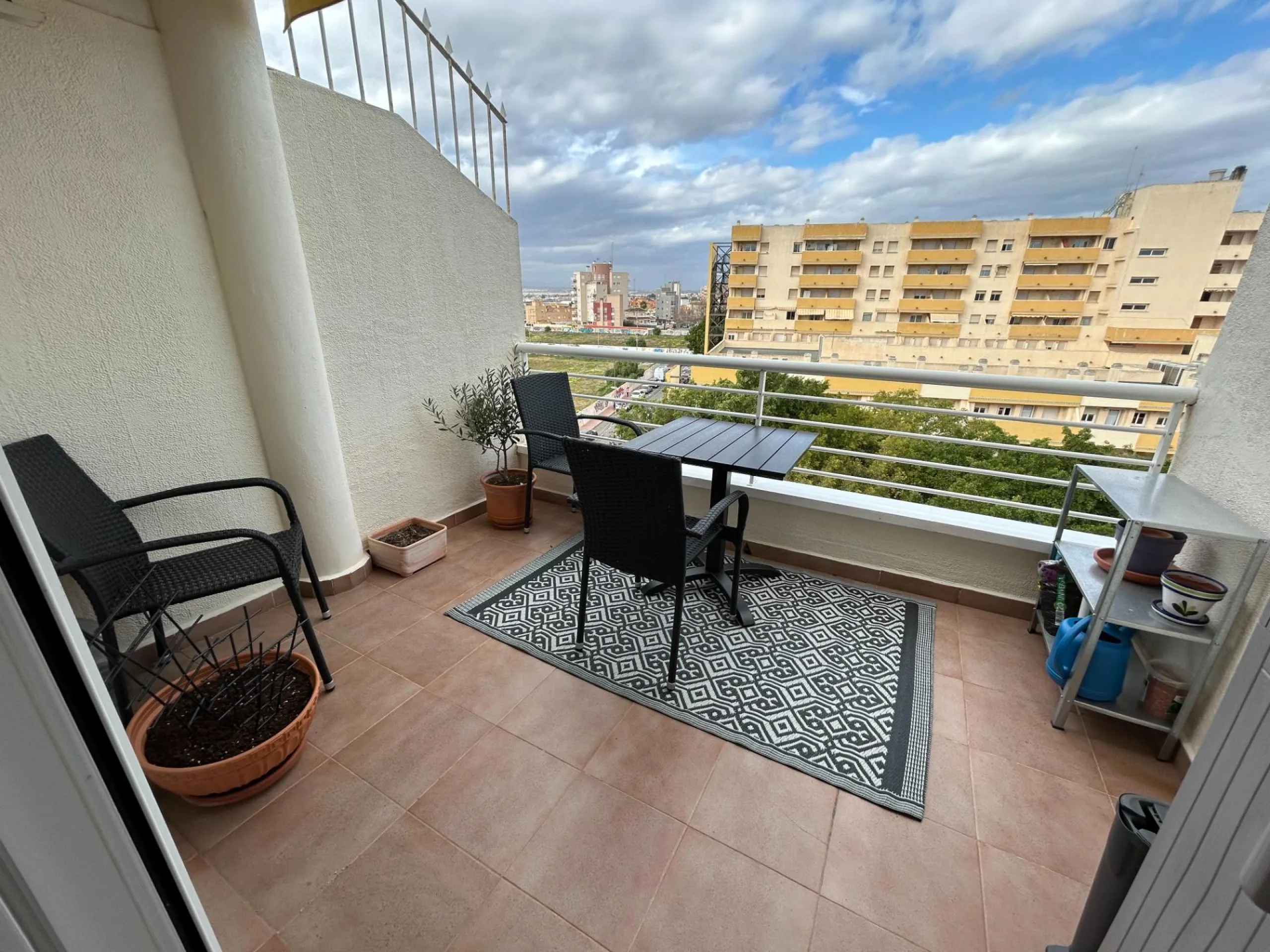 Ático reformado con trastero incluido– listo para entrar a vivir 🏡✨