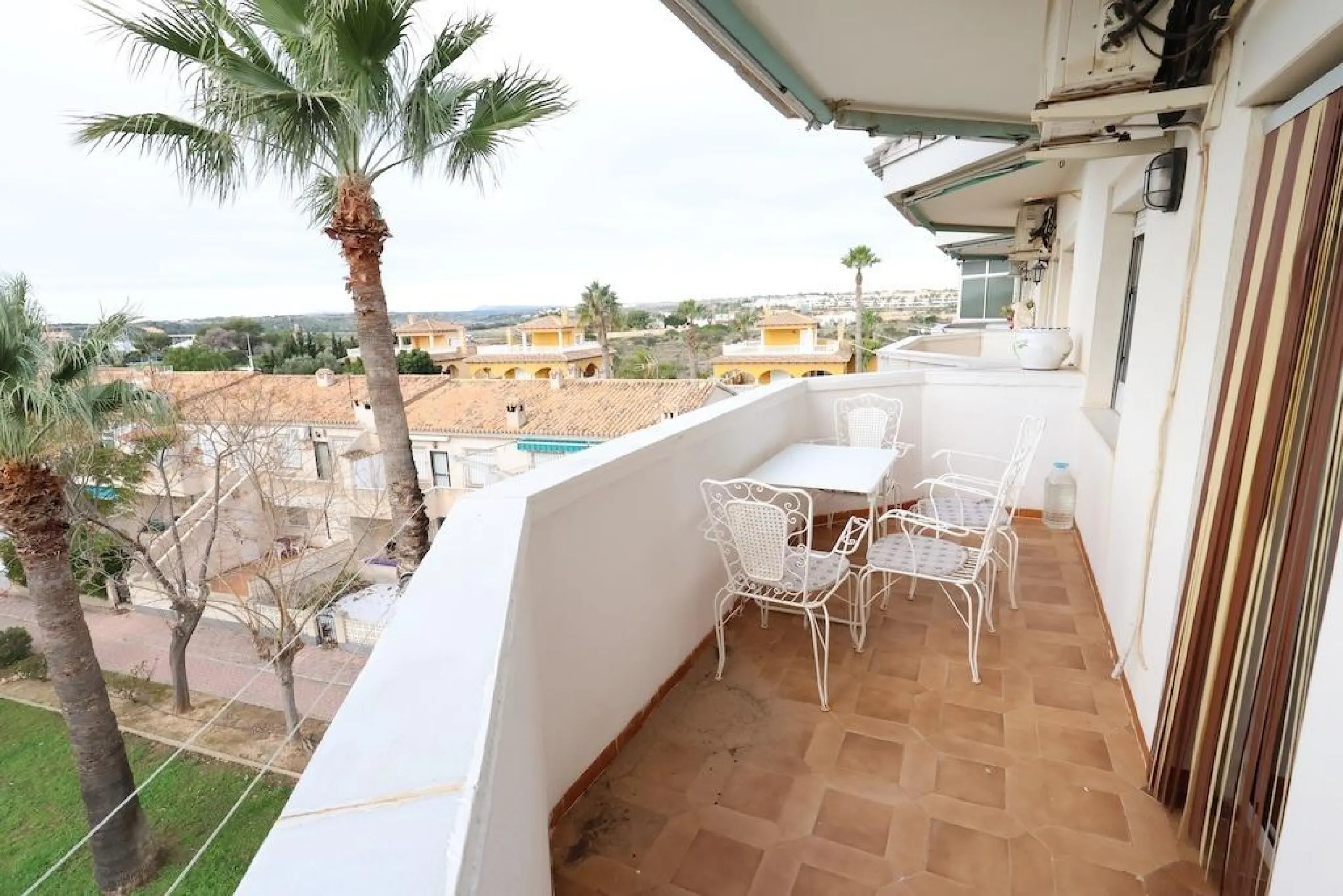 APARTAMENTO CON VISTAS AL MAR EN ORIHUELA COSTA. 1 DORM. 1 BAÑO. SUPERFICIE DE 53 M2.
