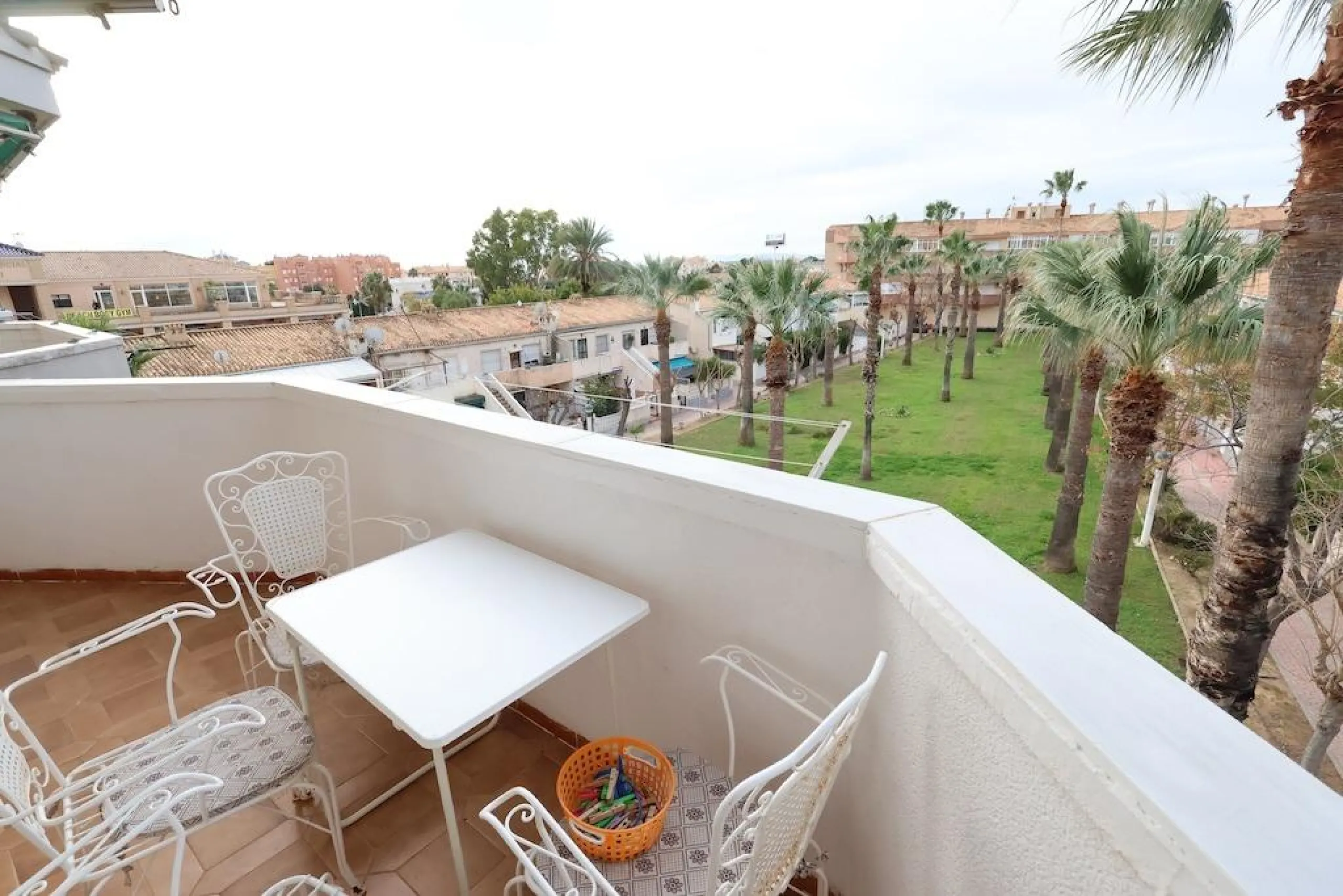 APARTAMENTO CON VISTAS AL MAR EN ORIHUELA COSTA. 1 DORM. 1 BAÑO. SUPERFICIE DE 53 M2.