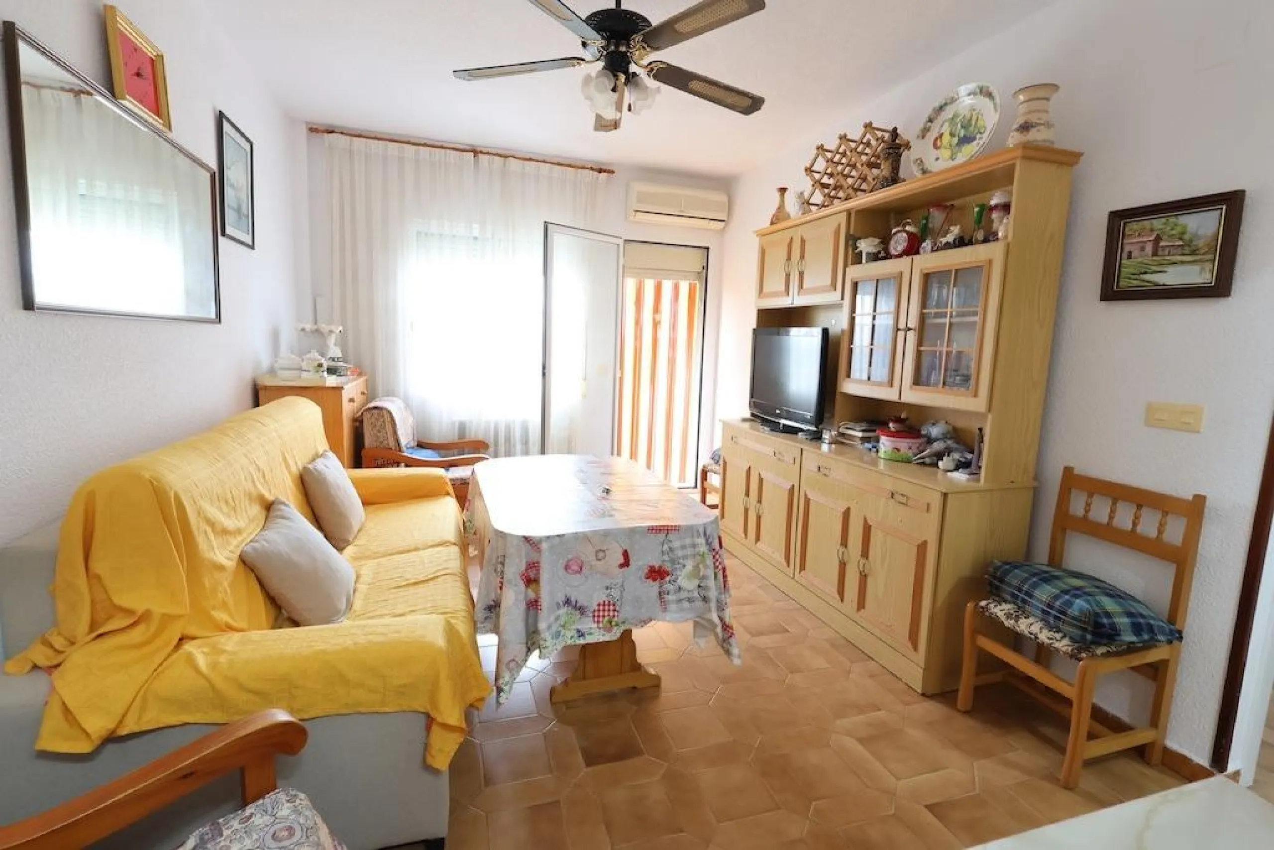 APARTAMENTO CON VISTAS AL MAR EN ORIHUELA COSTA. 1 DORM. 1 BAÑO. SUPERFICIE DE 53 M2.