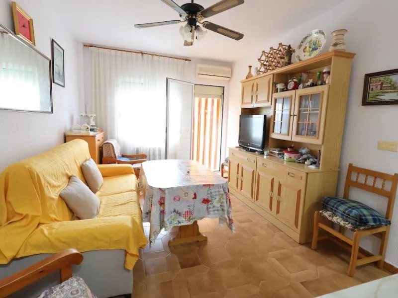 APARTAMENTO CON VISTAS AL MAR EN ORIHUELA COSTA. 1 DORM. 1 BAÑO. SUPERFICIE DE 53 M2.