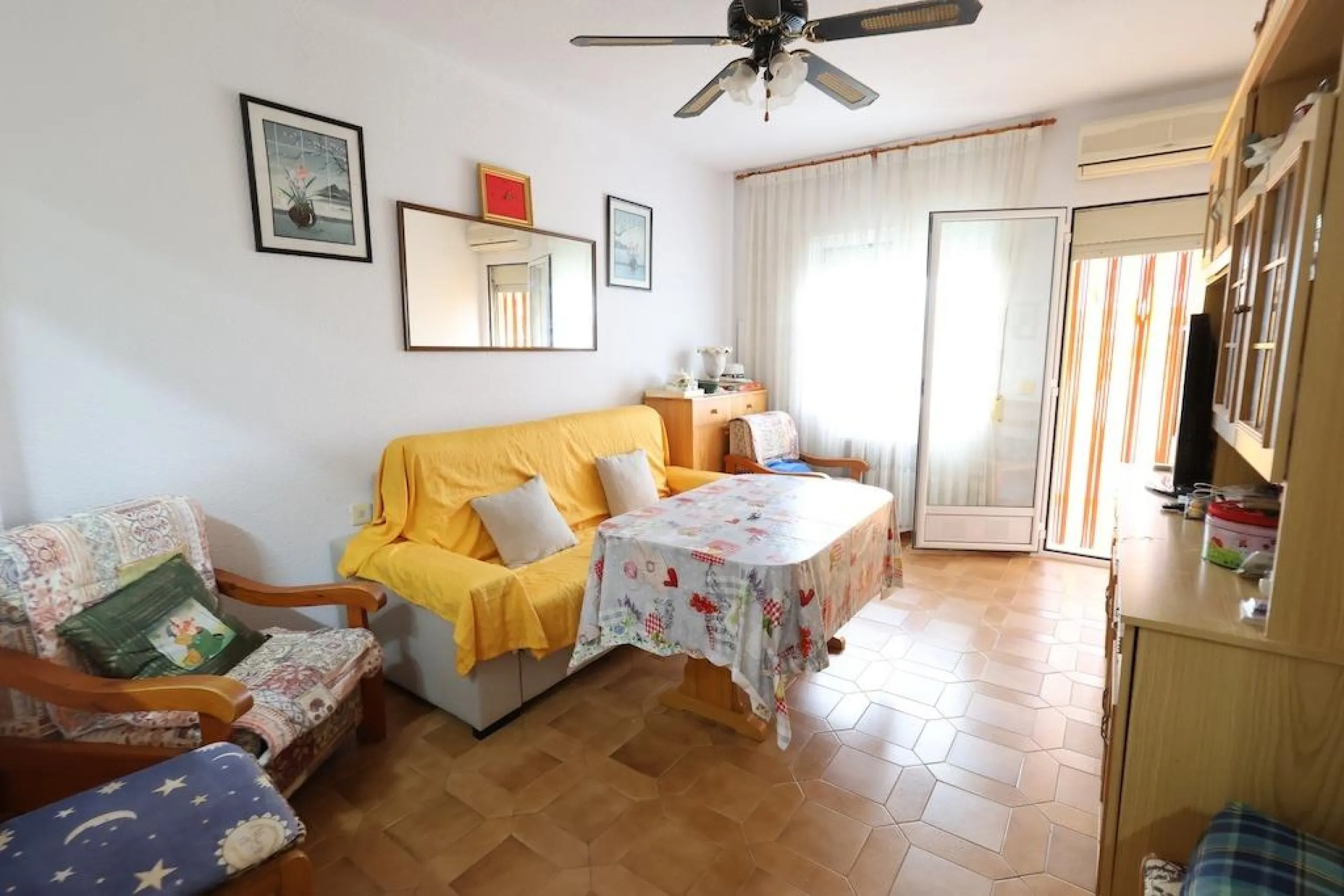 APARTAMENTO CON VISTAS AL MAR EN ORIHUELA COSTA. 1 DORM. 1 BAÑO. SUPERFICIE DE 53 M2.