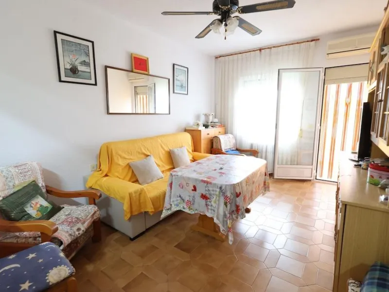 APARTAMENTO CON VISTAS AL MAR EN ORIHUELA COSTA. 1 DORM. 1 BAÑO. SUPERFICIE DE 53 M2.