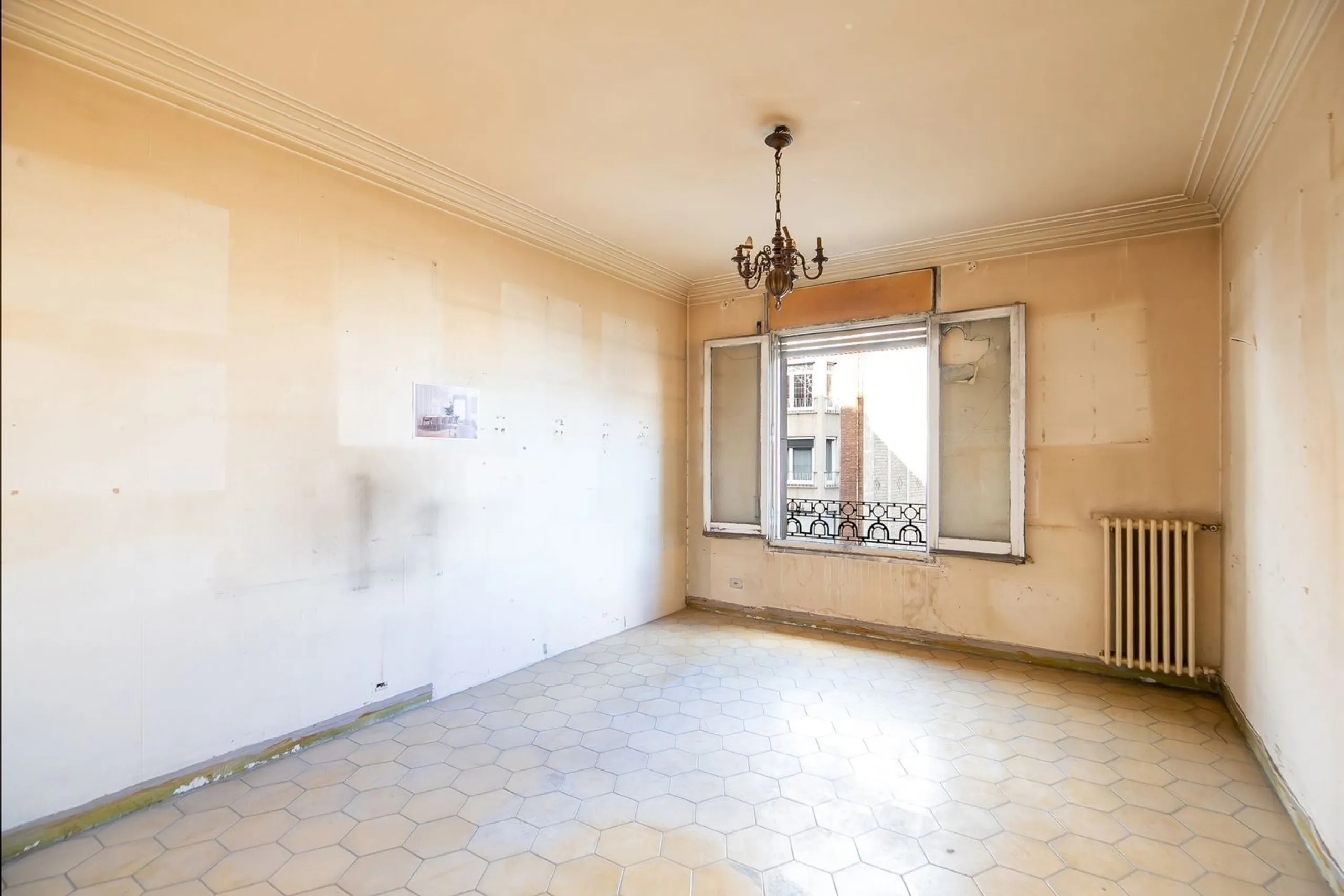 Elegante propiedad en finca clásica para reforma integral en Sant Gervasi – Galvany, Barcelona