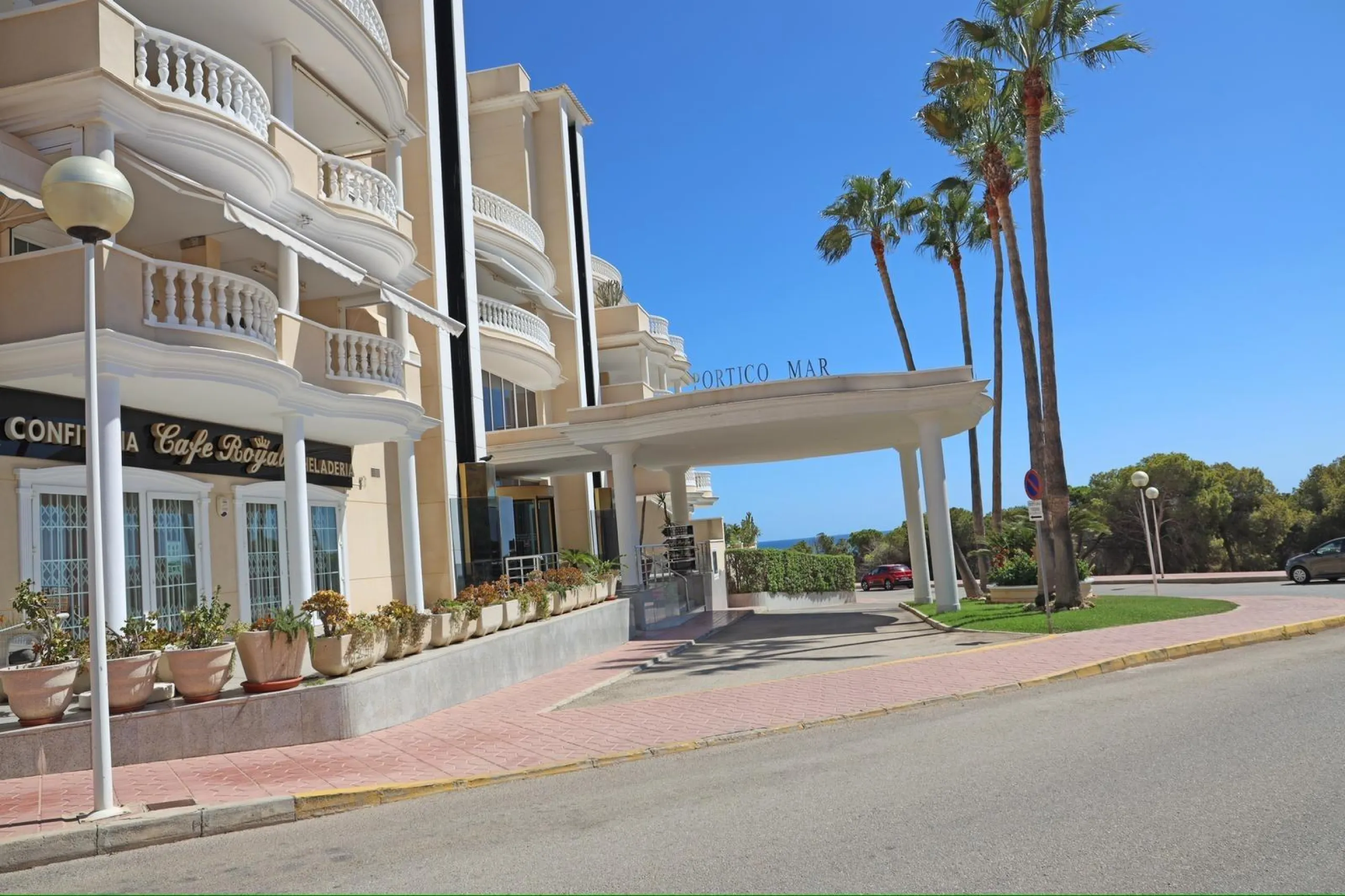 REF.7727 — Modern Office with New Renovation in Guardamar del Segura