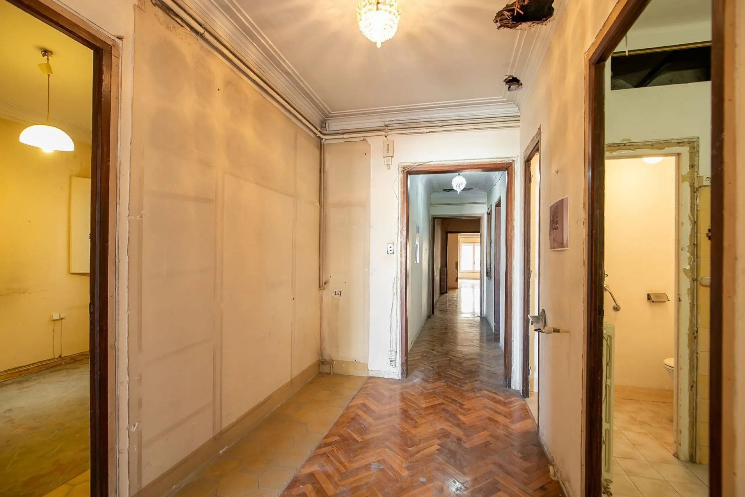 Elegante propiedad en finca clásica para reforma integral en Sant Gervasi – Galvany, Barcelona