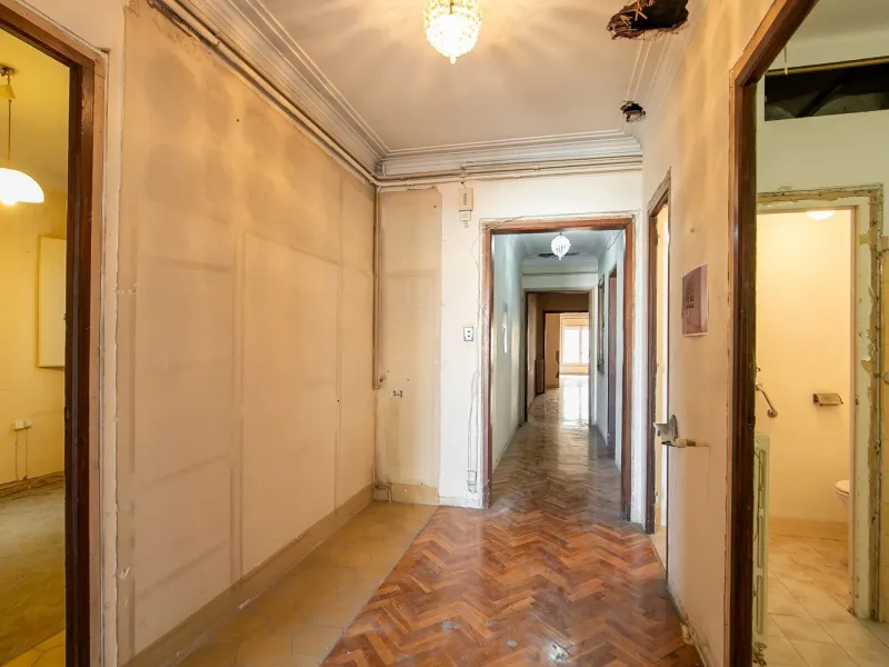 Elegante propiedad en finca clásica para reforma integral en Sant Gervasi – Galvany, Barcelona