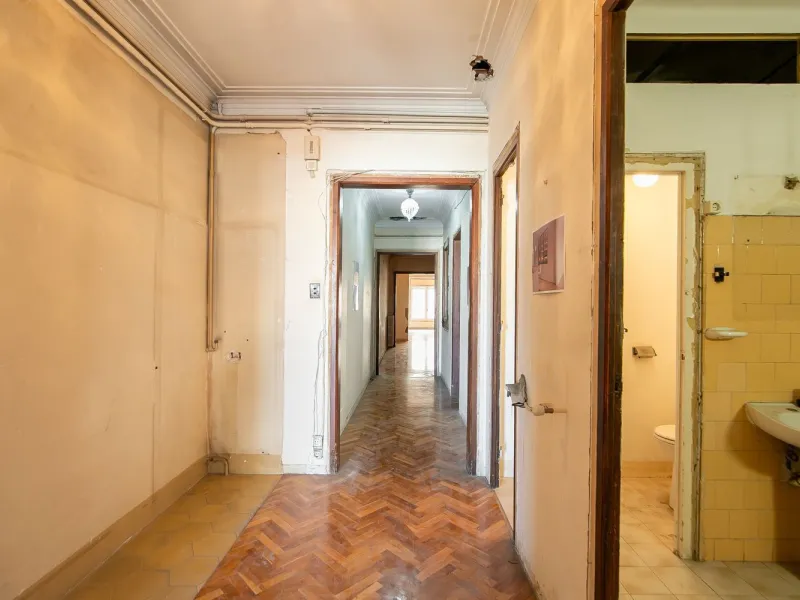 Elegante propiedad en finca clásica para reforma integral en Sant Gervasi – Galvany, Barcelona