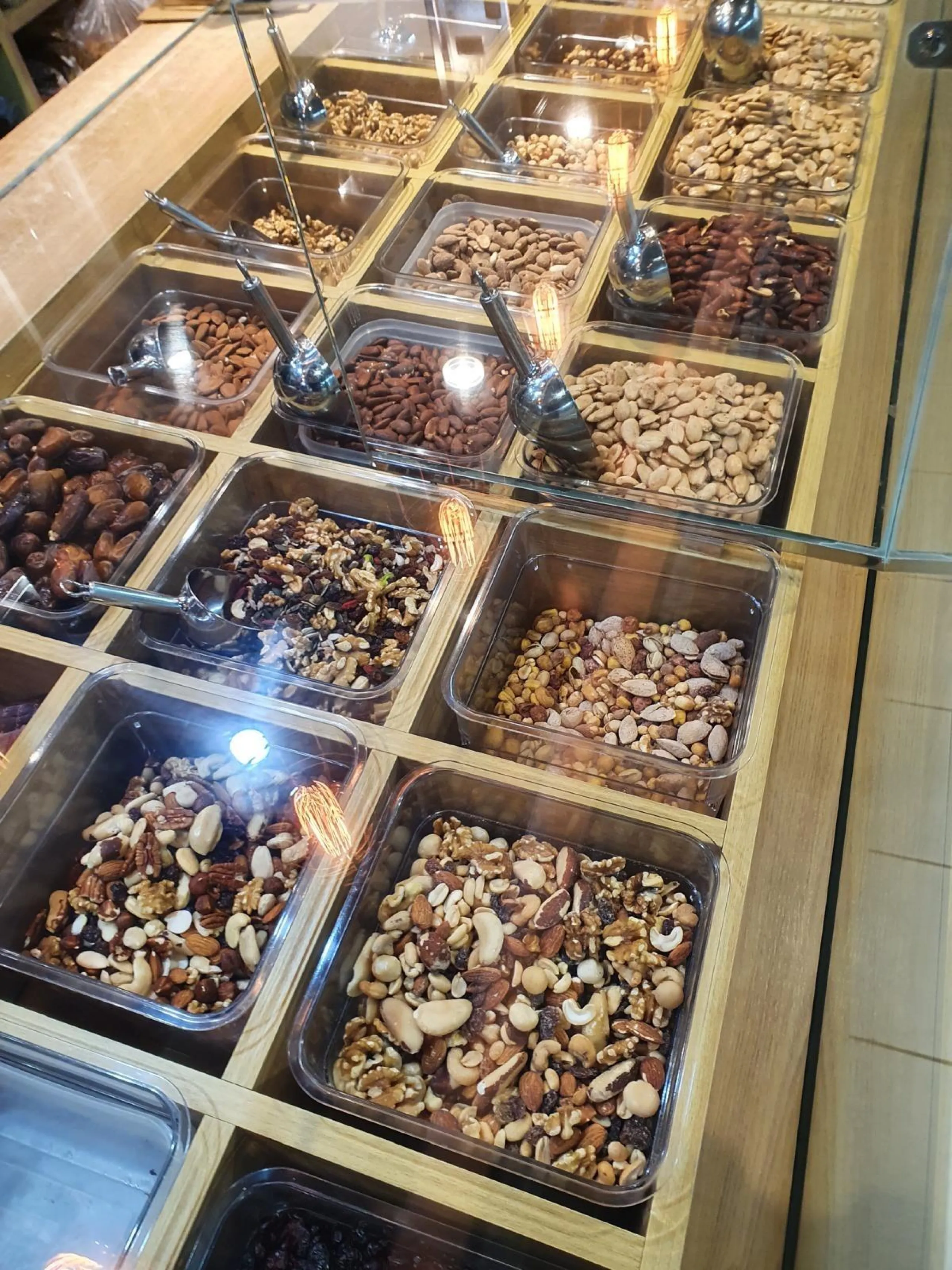 POSITION IN CENTRAL MARKET OF DRIED FRUITS
