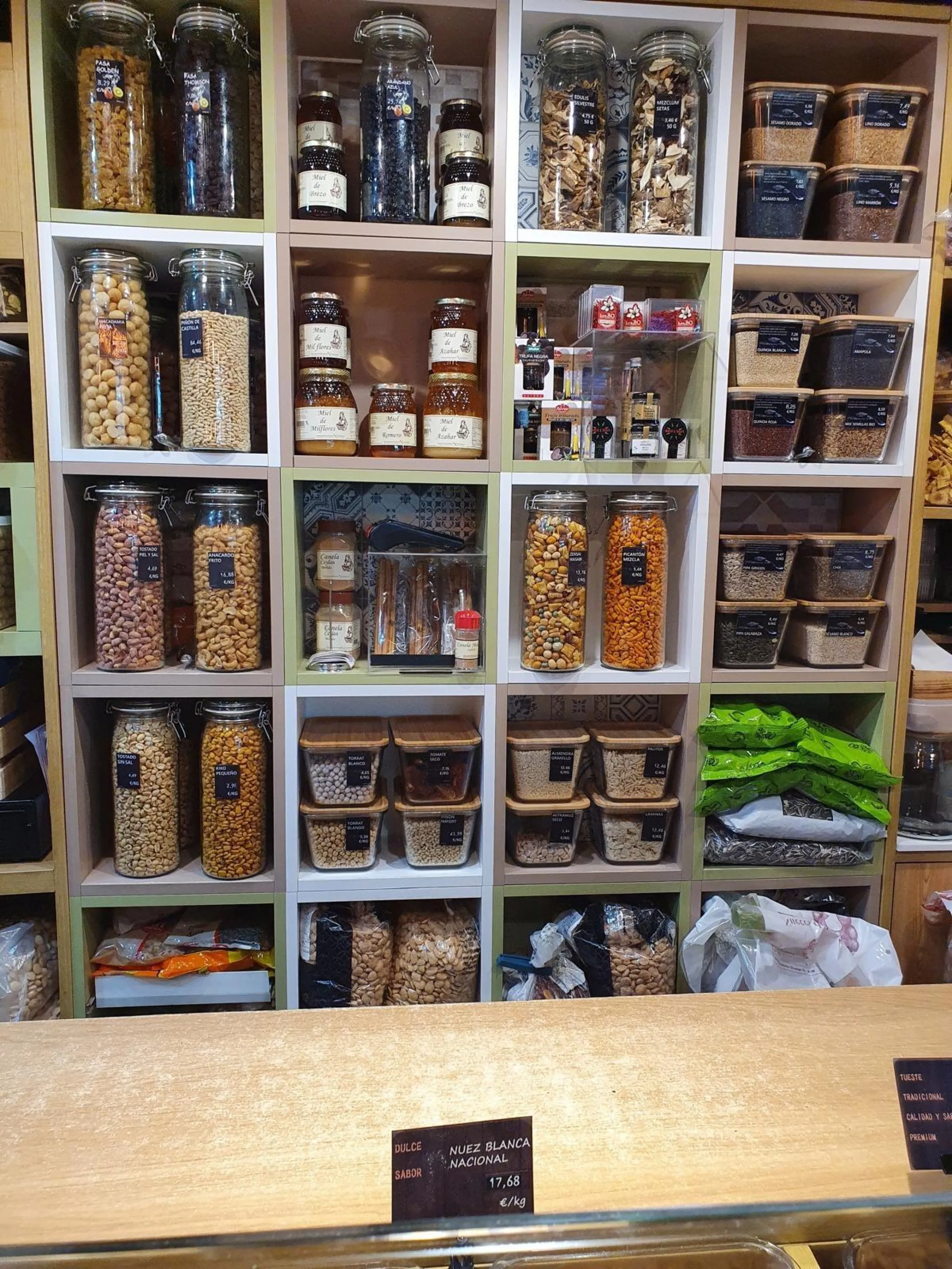 POSITION IN CENTRAL MARKET OF DRIED FRUITS