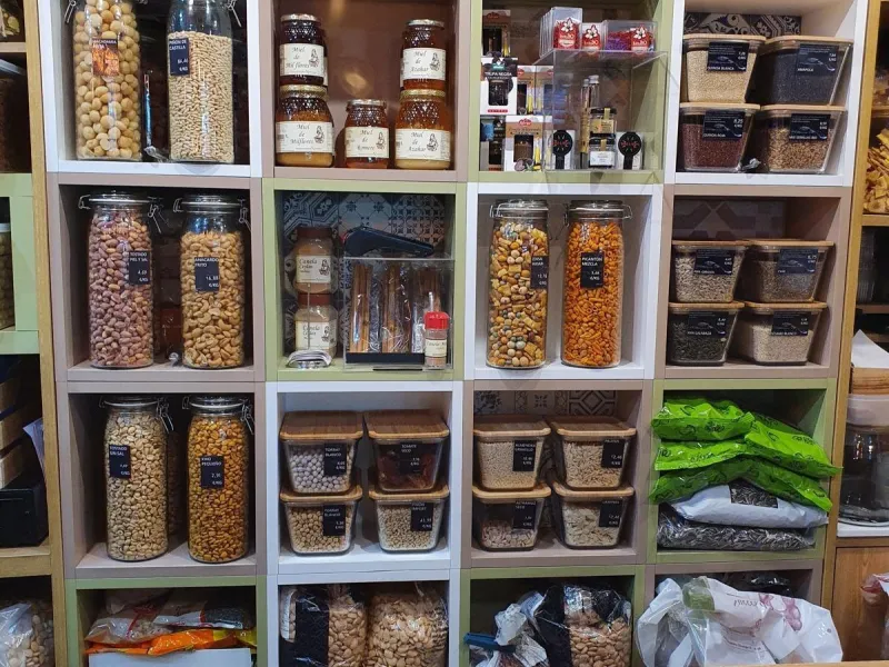 POSITION IN CENTRAL MARKET OF DRIED FRUITS
