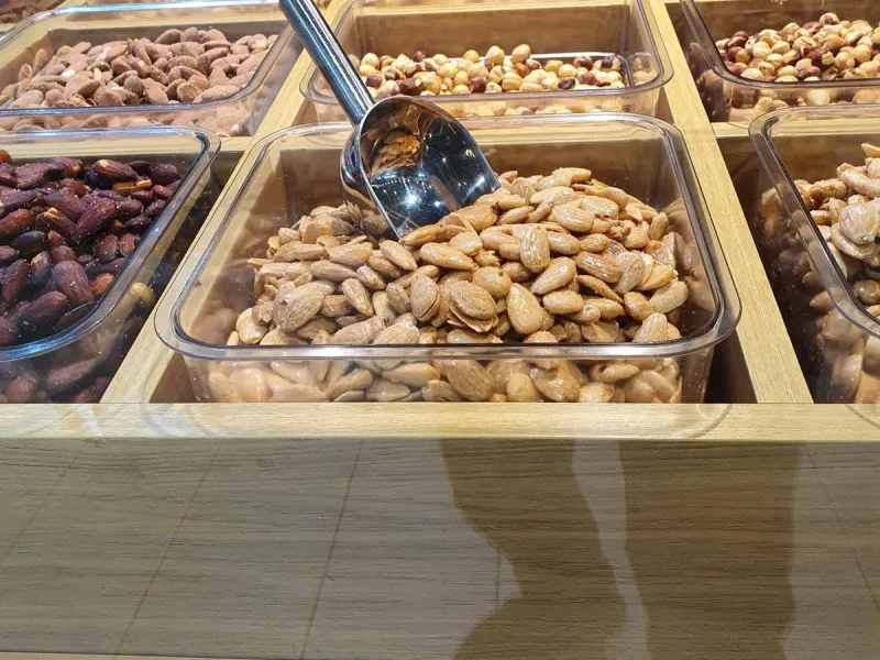 POSITION IN CENTRAL MARKET OF DRIED FRUITS