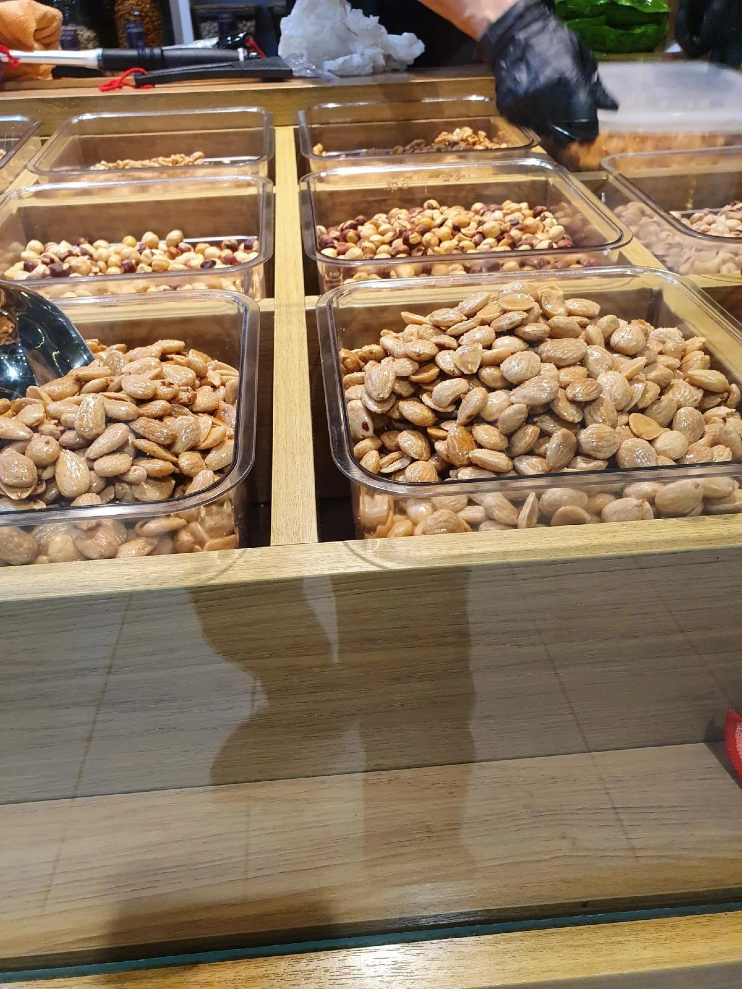 POSITION IN CENTRAL MARKET OF DRIED FRUITS