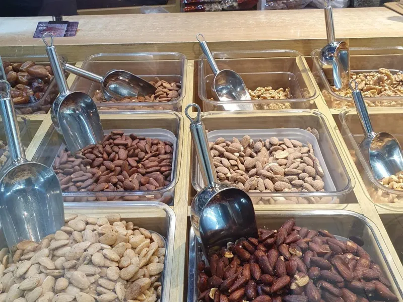 POSITION IN CENTRAL MARKET OF DRIED FRUITS