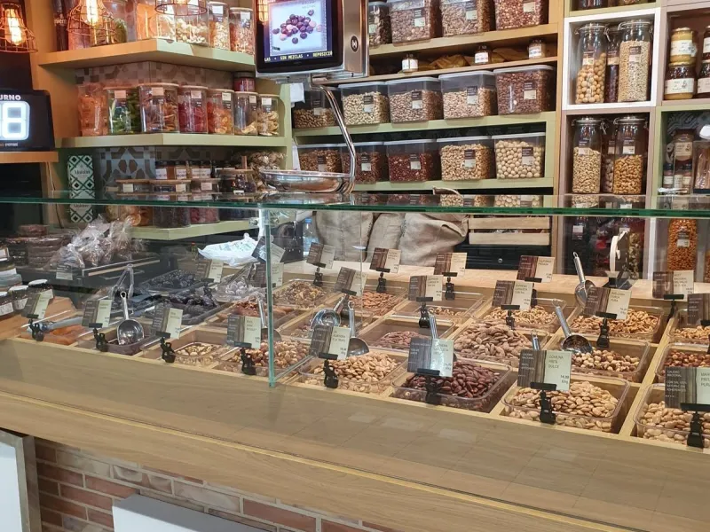 POSITION IN CENTRAL MARKET OF DRIED FRUITS