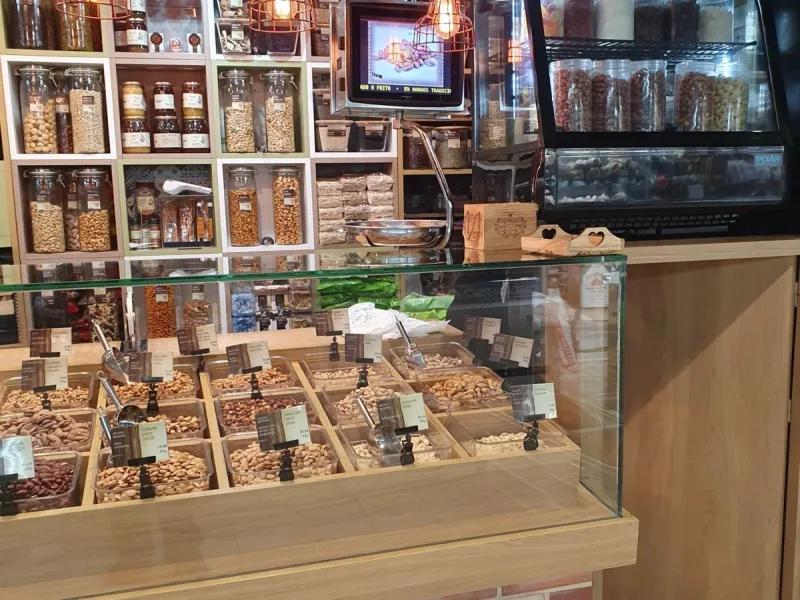POSITION IN CENTRAL MARKET OF DRIED FRUITS