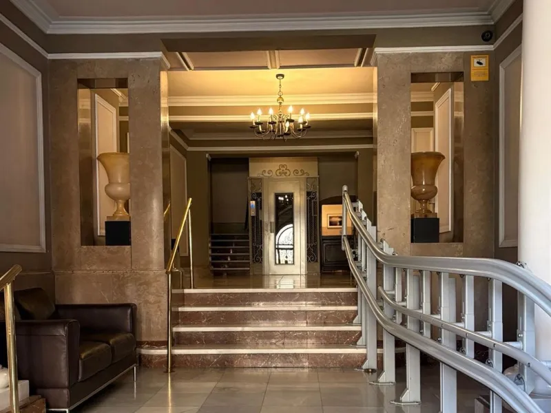 Elegante propiedad en finca clásica para reforma integral en Sant Gervasi – Galvany, Barcelona
