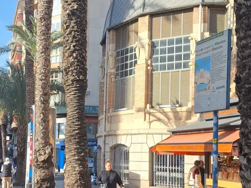 POSITION IN CENTRAL MARKET OF DRIED FRUITS