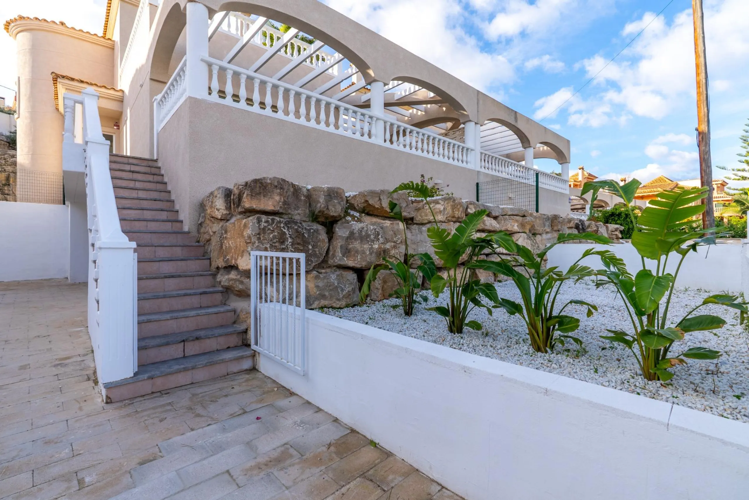A beautiful chalet with sea and mountain views in El Campello