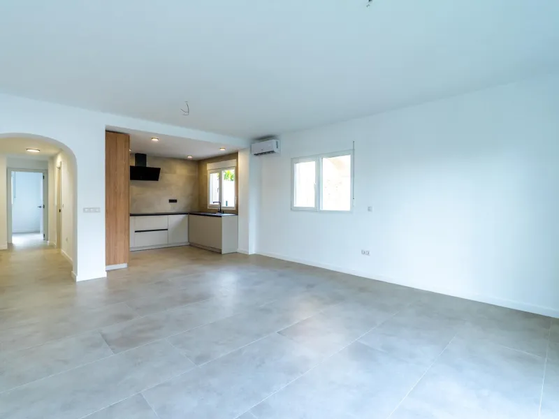 A beautiful chalet with sea and mountain views in El Campello