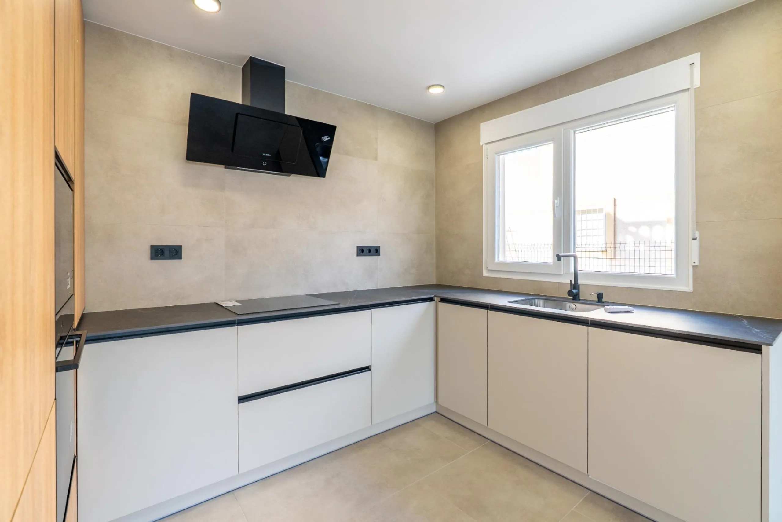 A beautiful chalet with sea and mountain views in El Campello