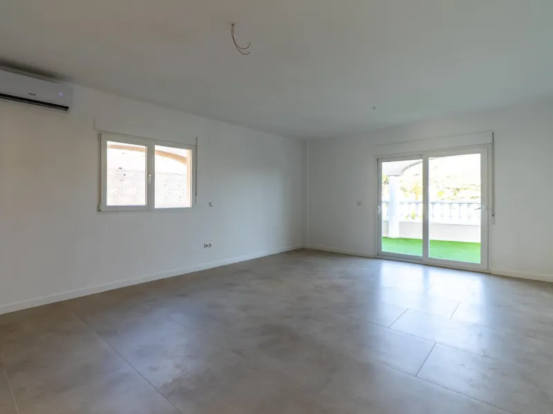 A beautiful chalet with sea and mountain views in El Campello