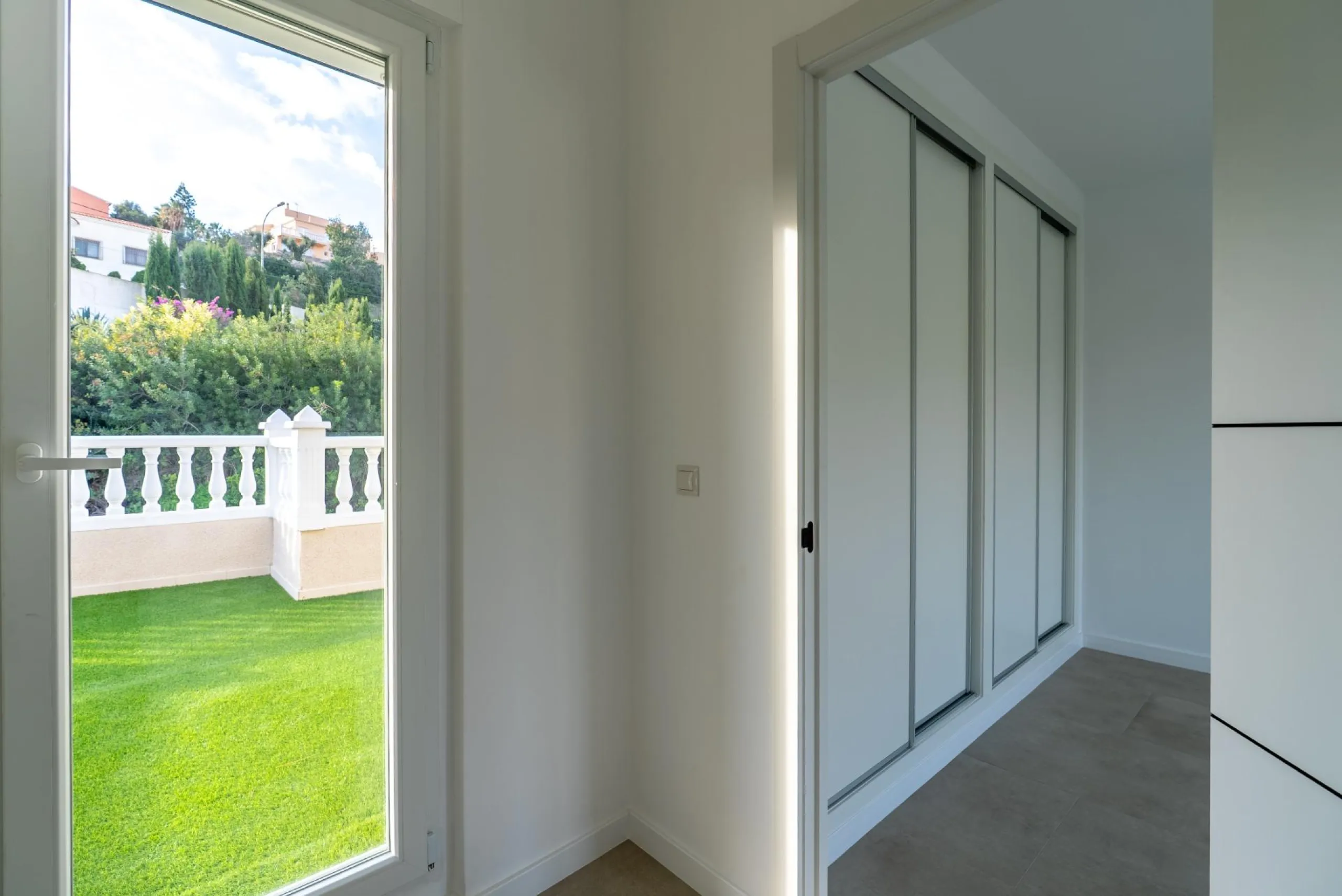 A beautiful chalet with sea and mountain views in El Campello