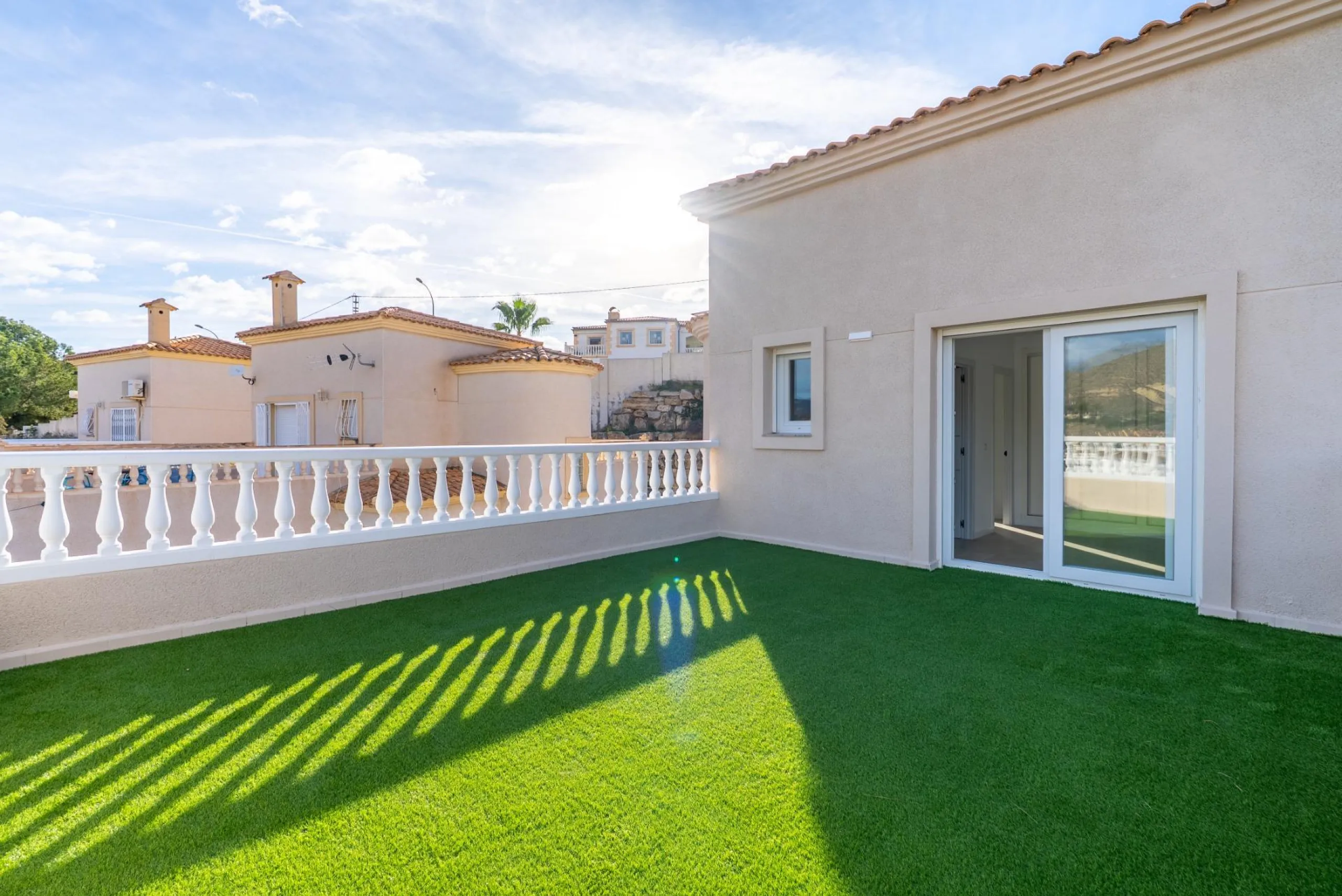 A beautiful chalet with sea and mountain views in El Campello