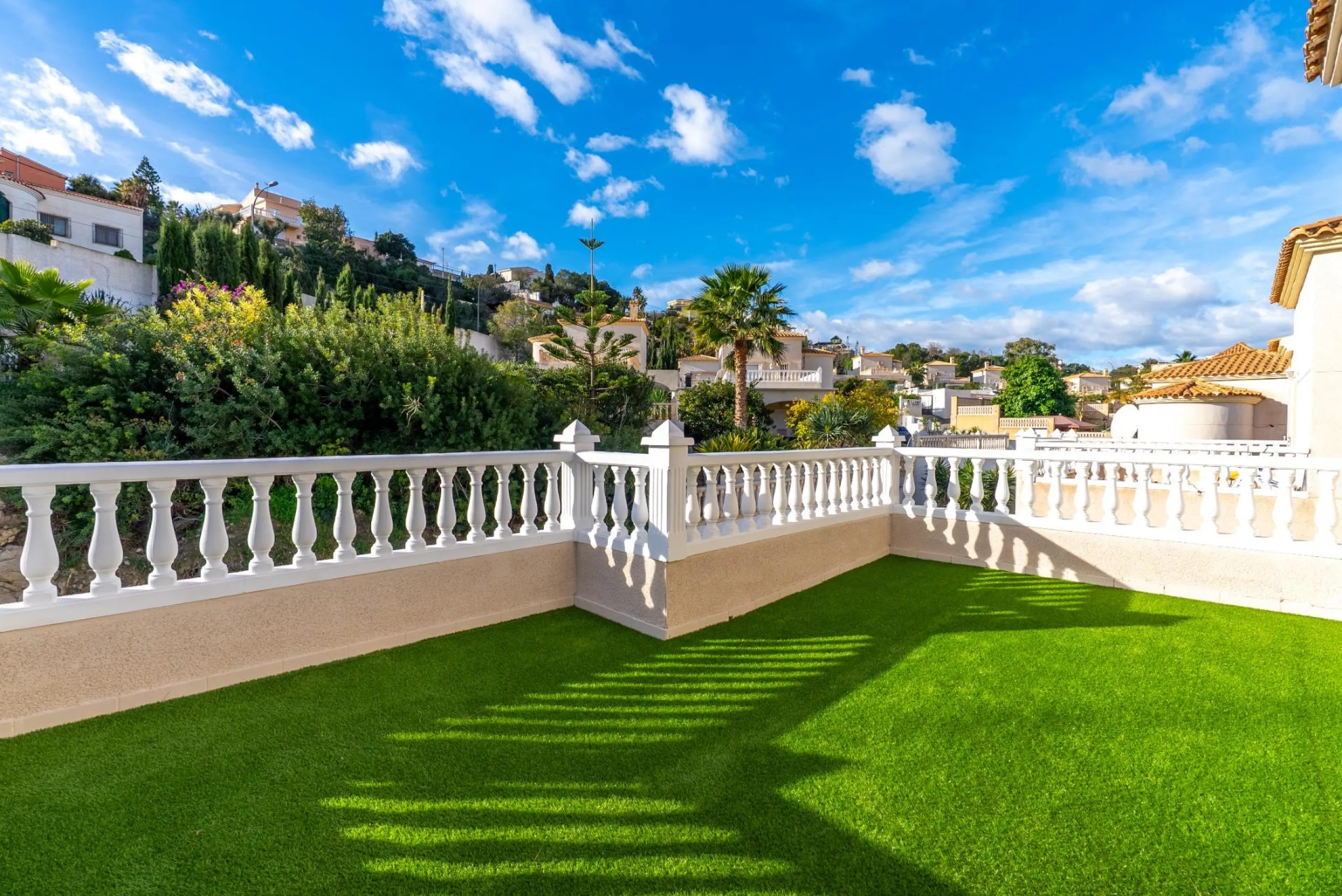 A beautiful chalet with sea and mountain views in El Campello