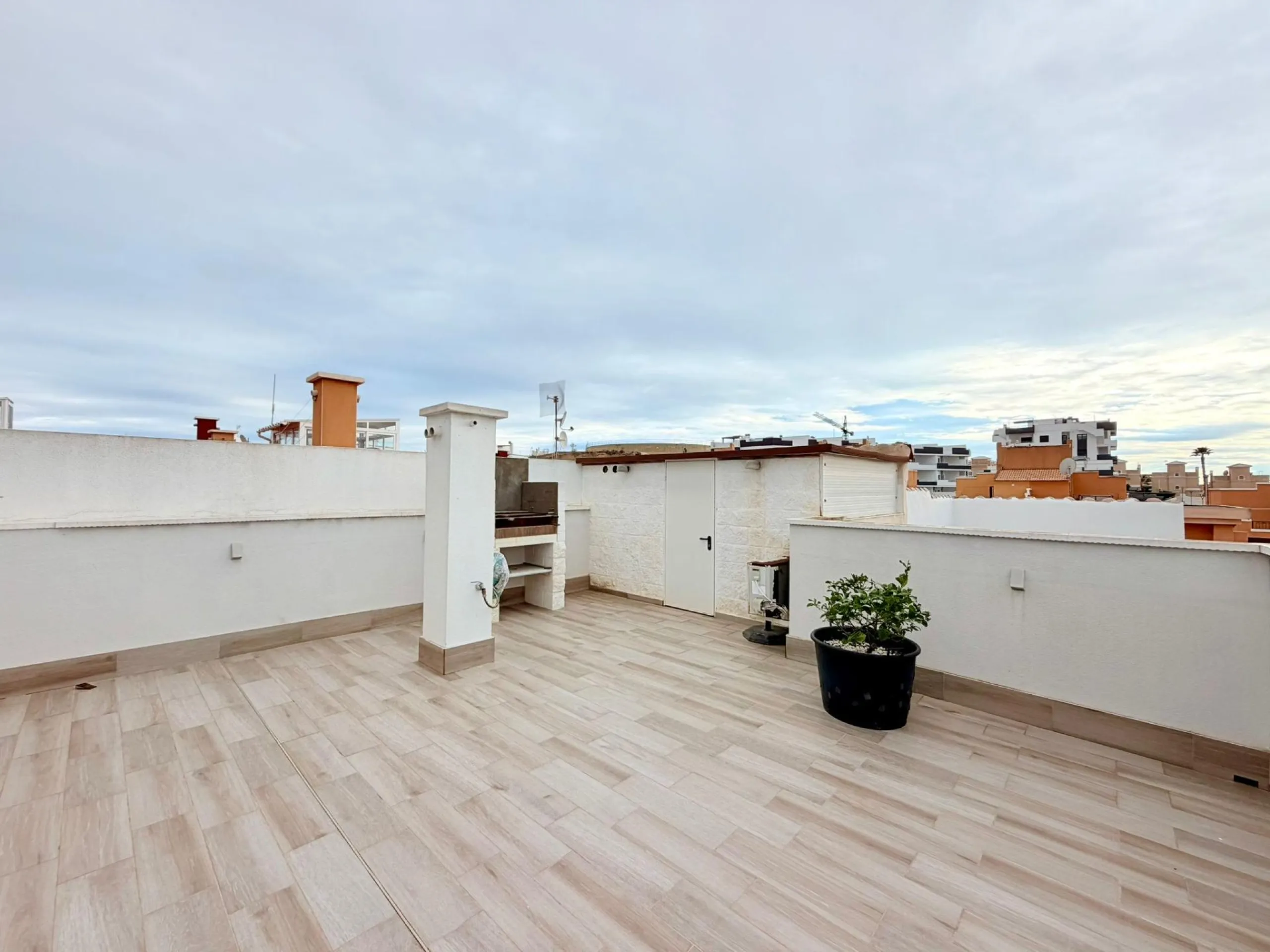 Encantador Bungalow Alto Reformado en La Florida, Orihuela Costa