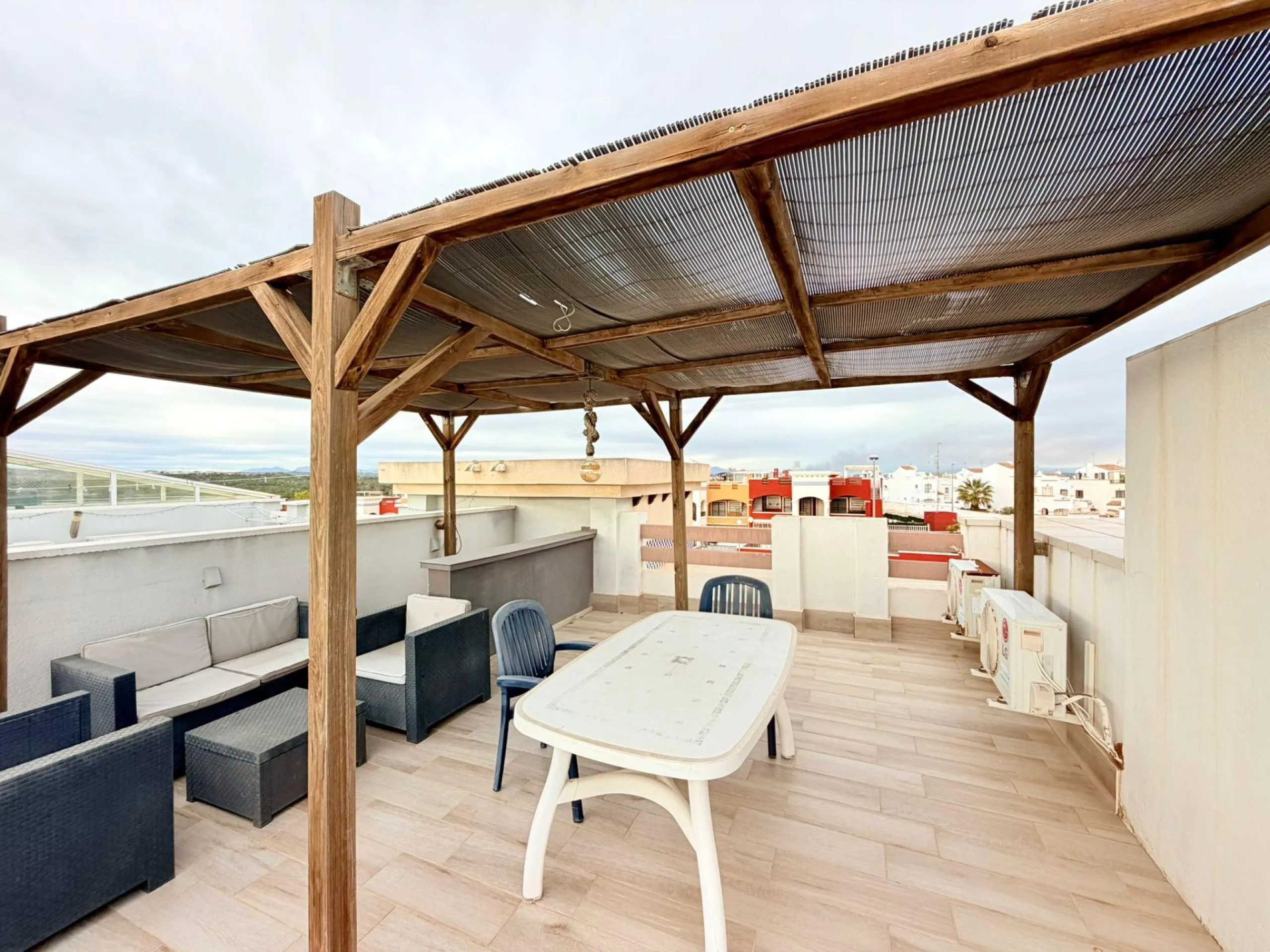 Encantador Bungalow Alto Reformado en La Florida, Orihuela Costa