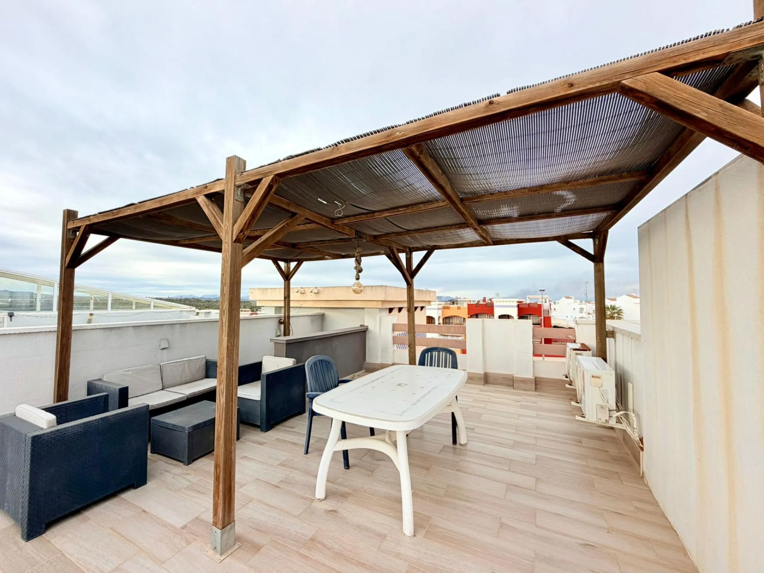 Encantador Bungalow Alto Reformado en La Florida, Orihuela Costa