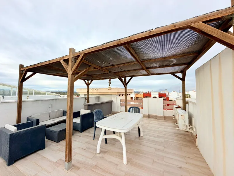 Encantador Bungalow Alto Reformado en La Florida, Orihuela Costa