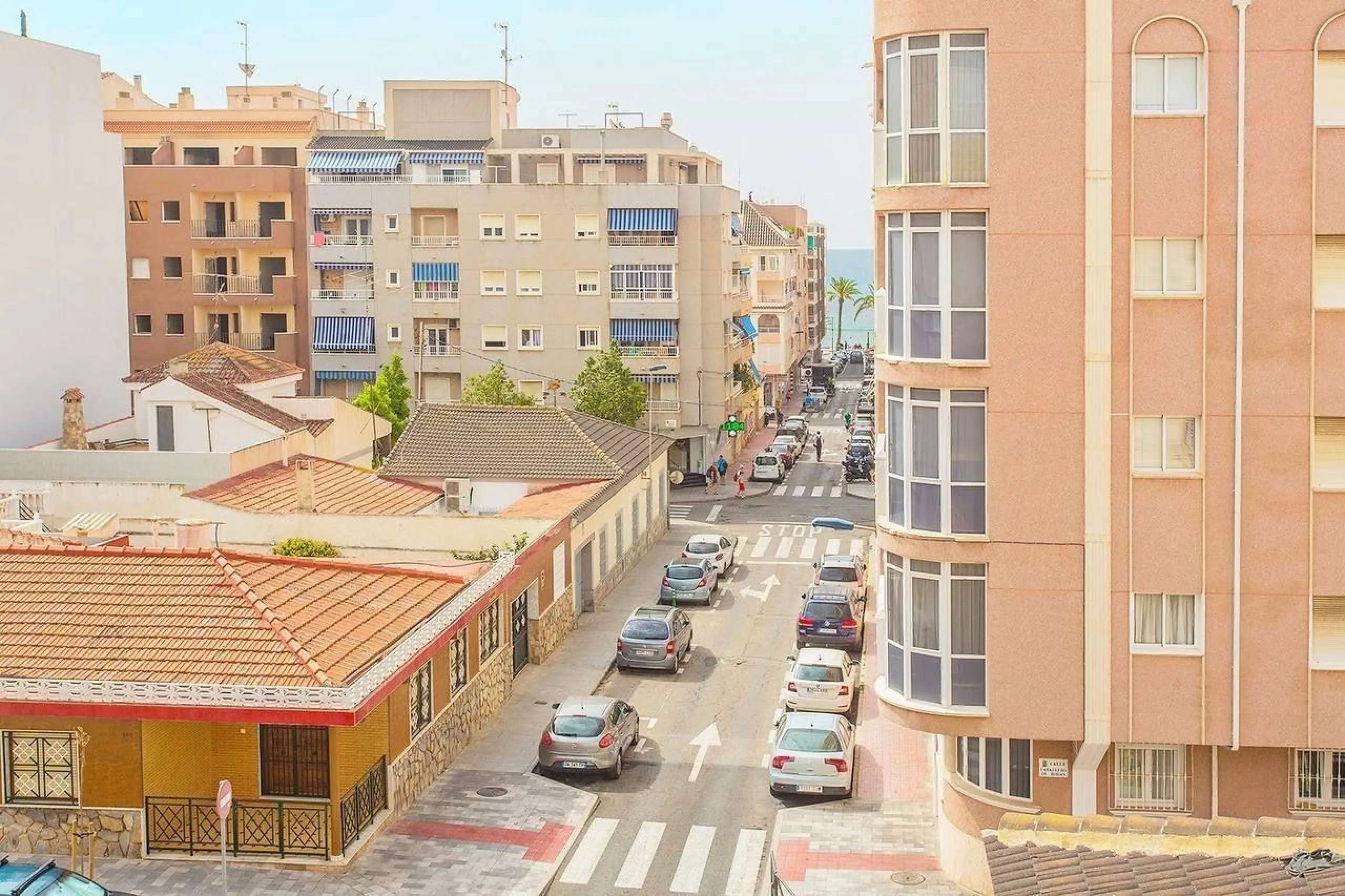 AMPLIO PISO SOLEADO A 200M DE LA PLAYA CON TERRAZA Y VISTAS AL MAR