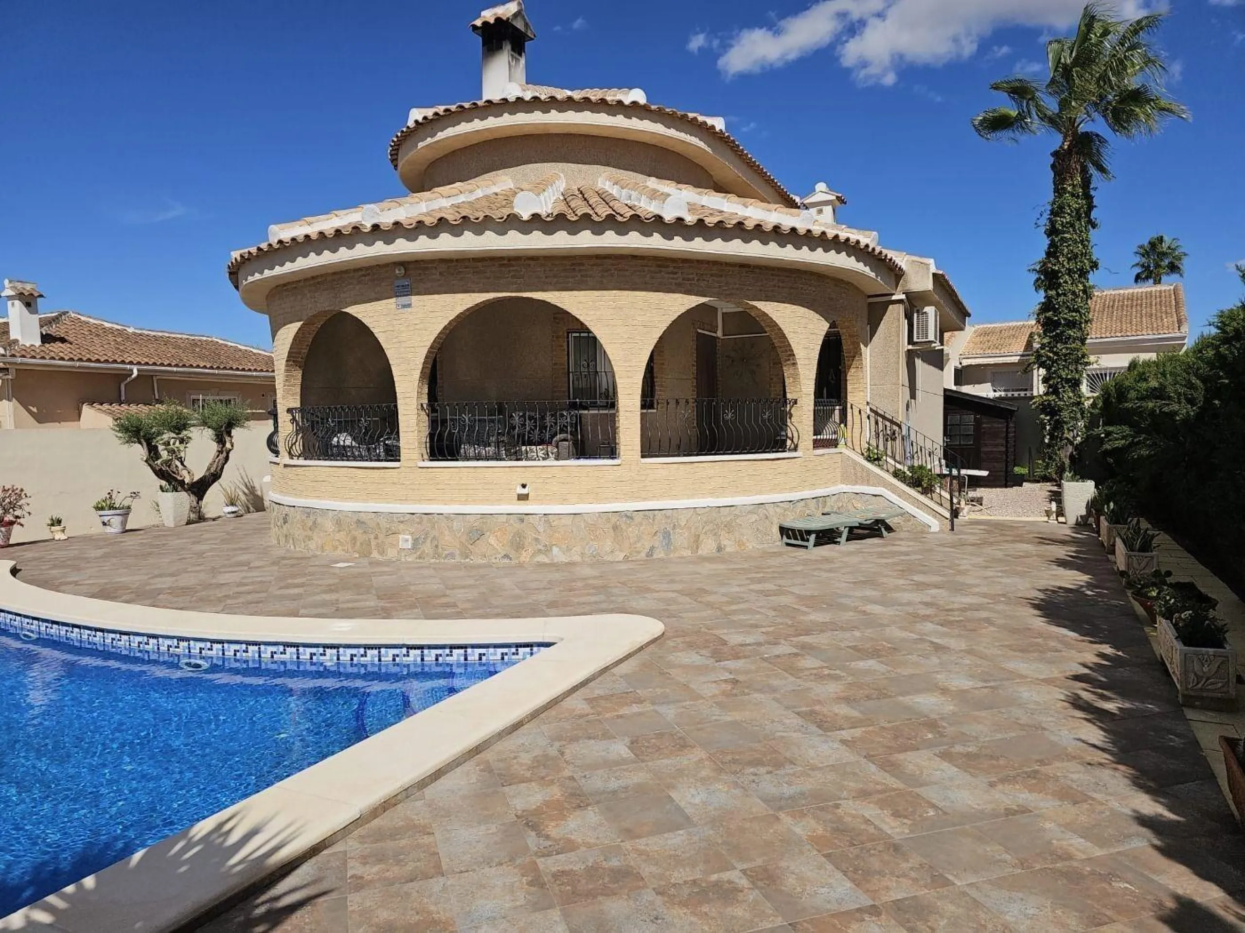Independent villa in Benijófar (Urb. Monte Azul)