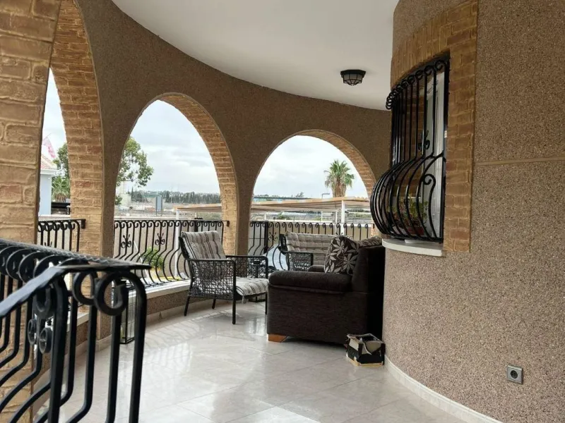 Independent villa in Benijófar (Urb. Monte Azul)