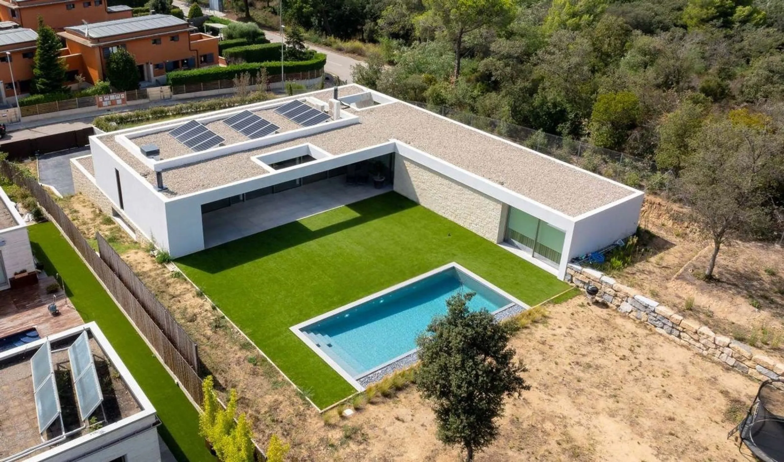 Contemporary Villa with Golf Course and Mountain Views in La Roca del Valles, Barcelona