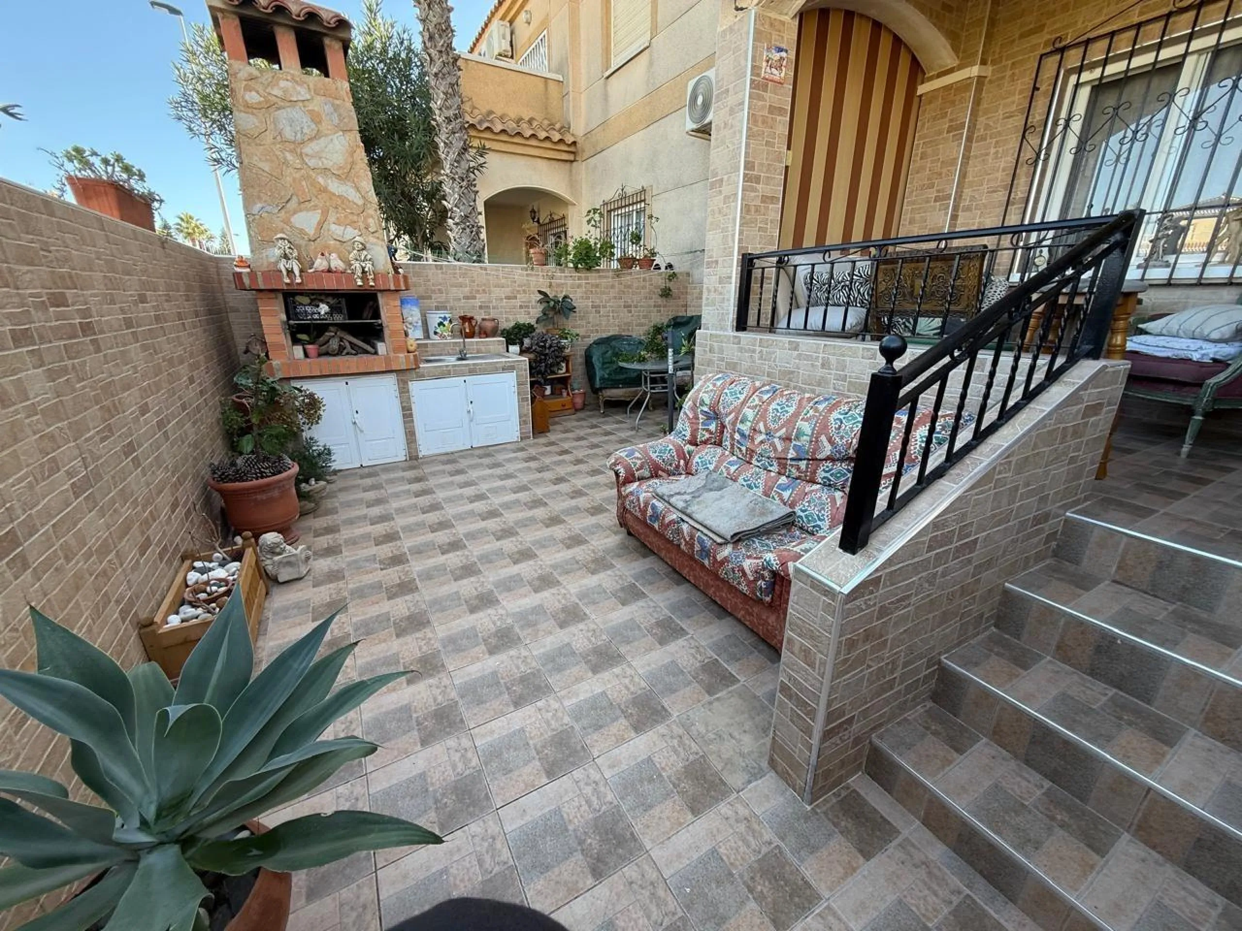 Cozy townhouse in one of the most sought-after areas of Torrevieja — Aguas Nuevas