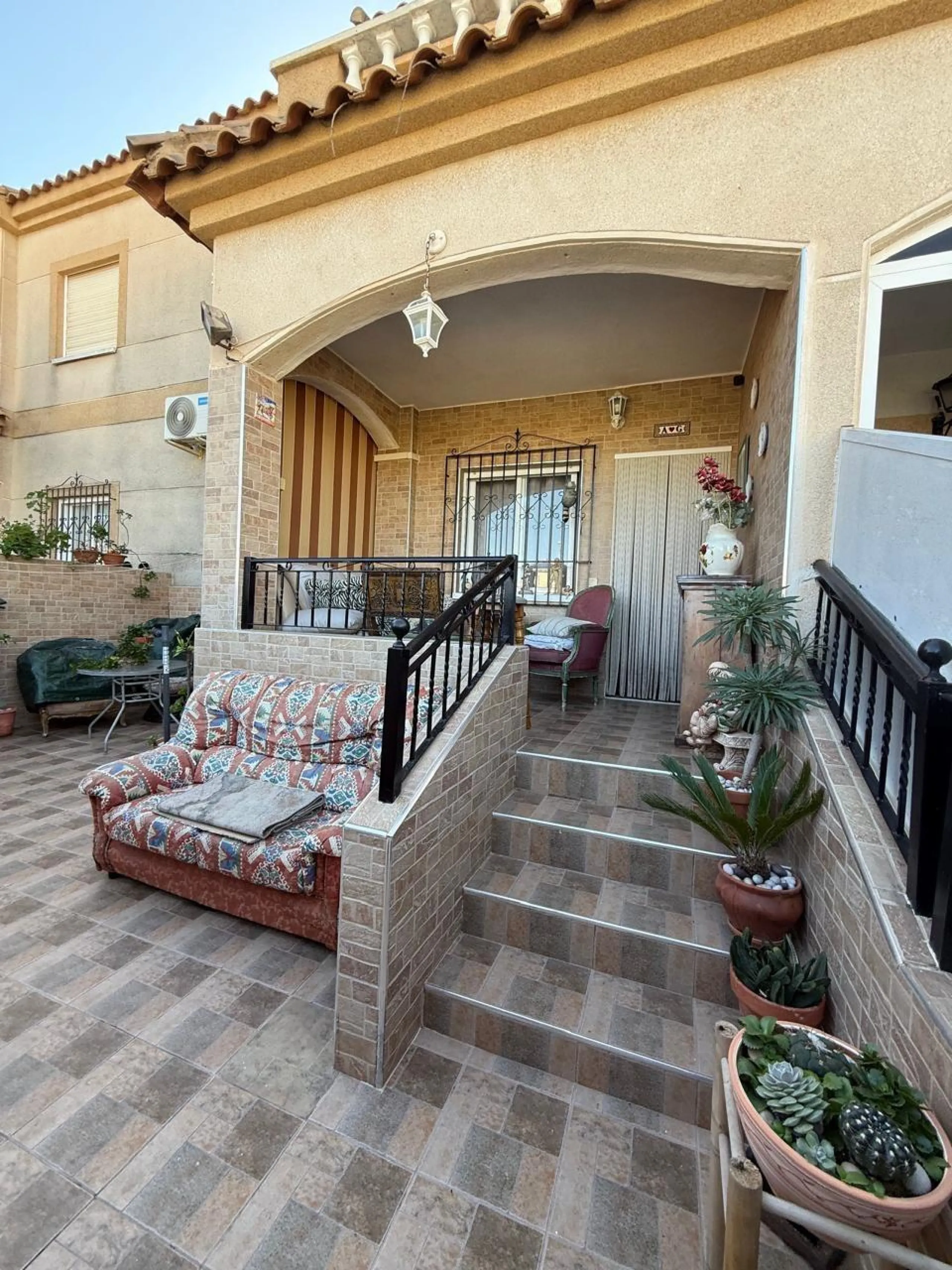 Cozy townhouse in one of the most sought-after areas of Torrevieja — Aguas Nuevas