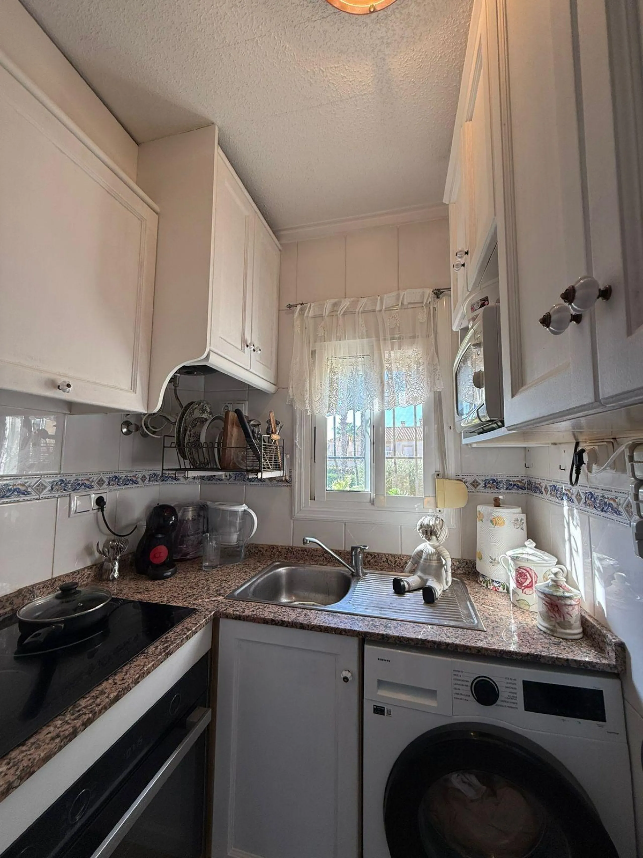 Cozy townhouse in one of the most sought-after areas of Torrevieja — Aguas Nuevas