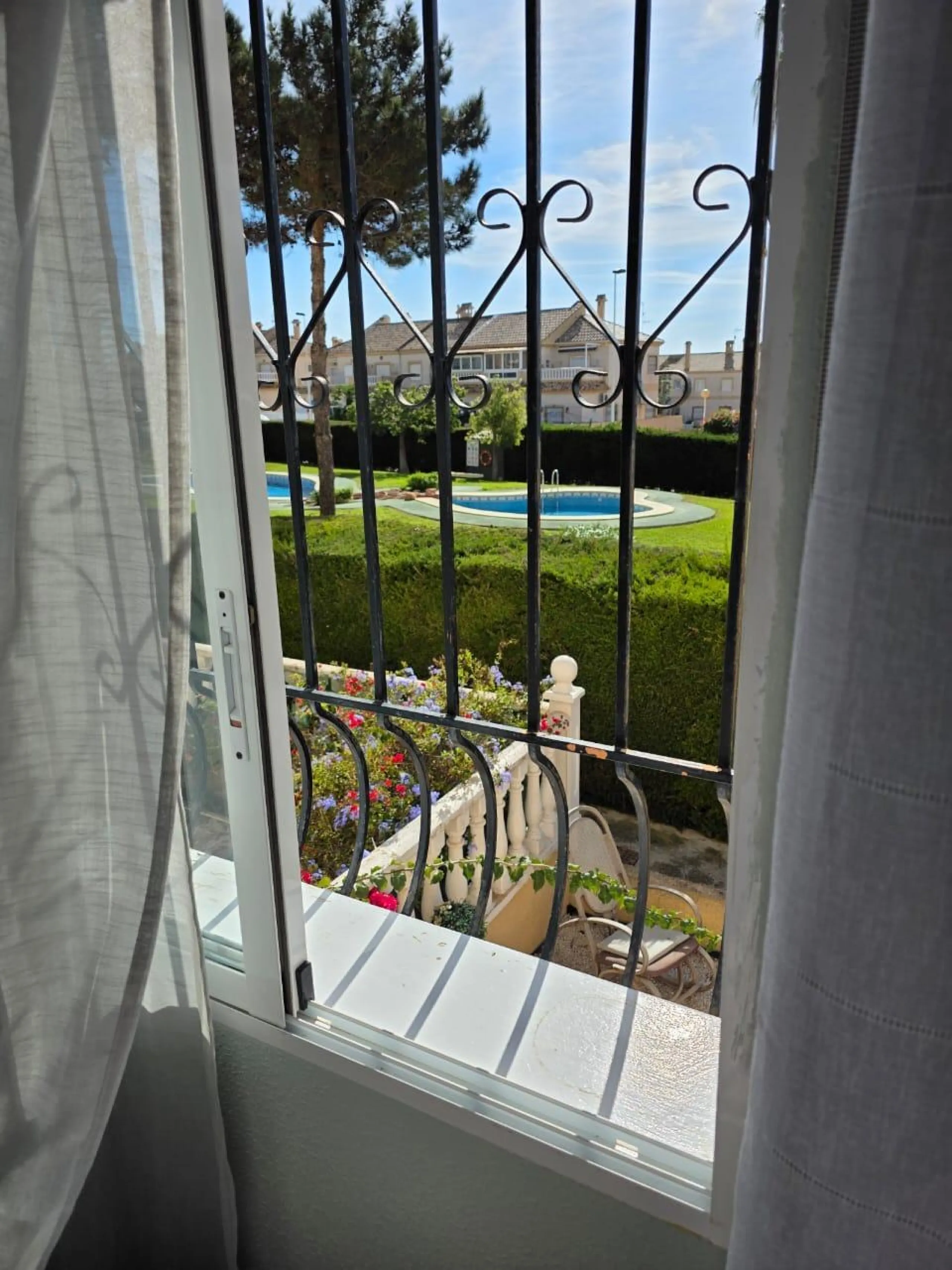 Cozy townhouse in one of the most sought-after areas of Torrevieja — Aguas Nuevas