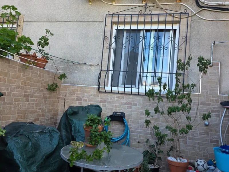 Cozy townhouse in one of the most sought-after areas of Torrevieja — Aguas Nuevas
