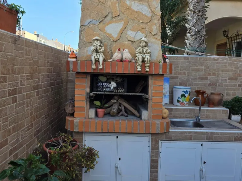 Cozy townhouse in one of the most sought-after areas of Torrevieja — Aguas Nuevas