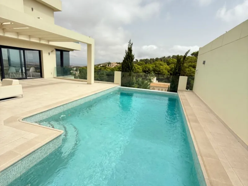 Villa in a privileged and elevated Golf Resort at the exclusive La Manga Club