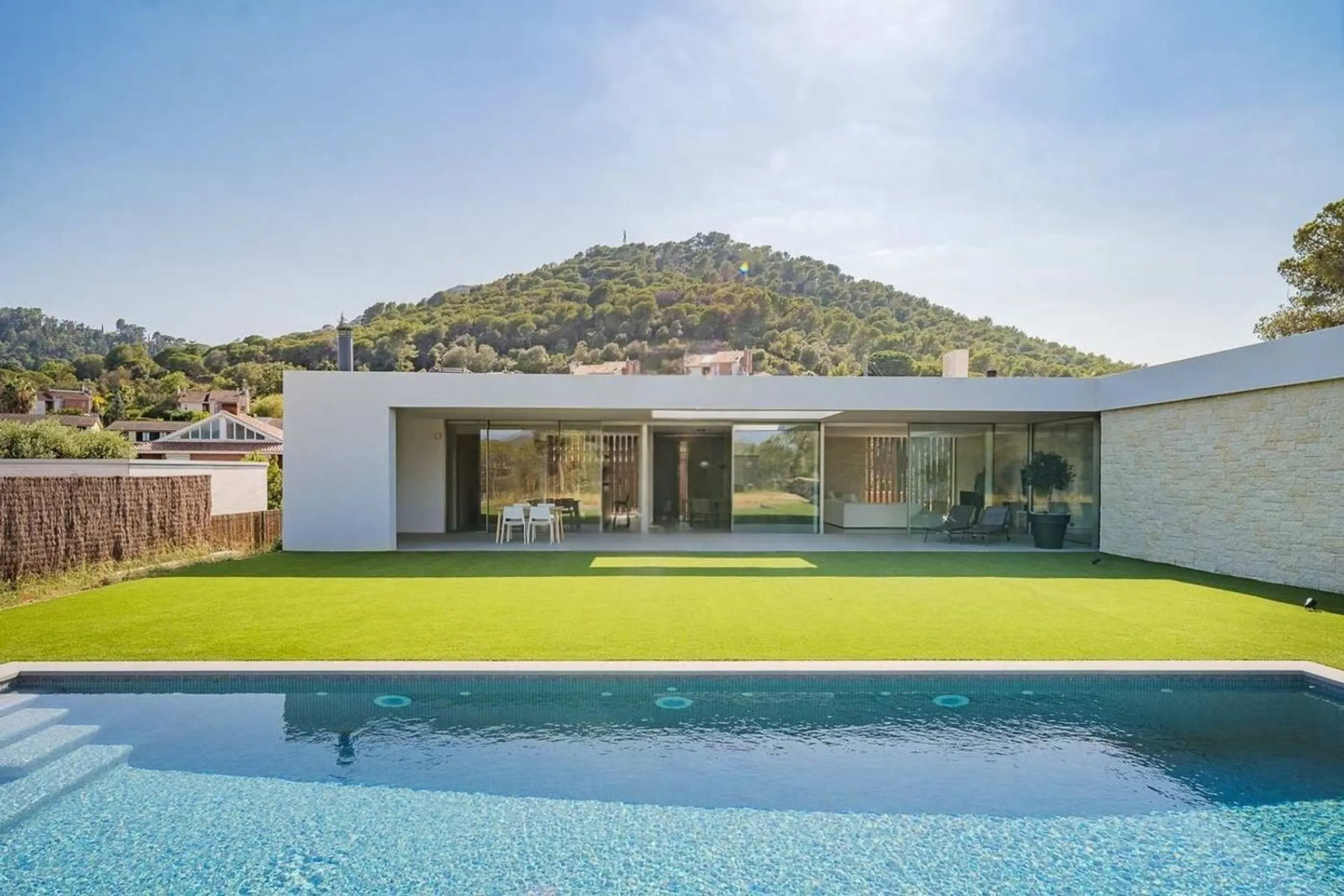 Contemporary Villa with Golf Course and Mountain Views in La Roca del Valles, Barcelona