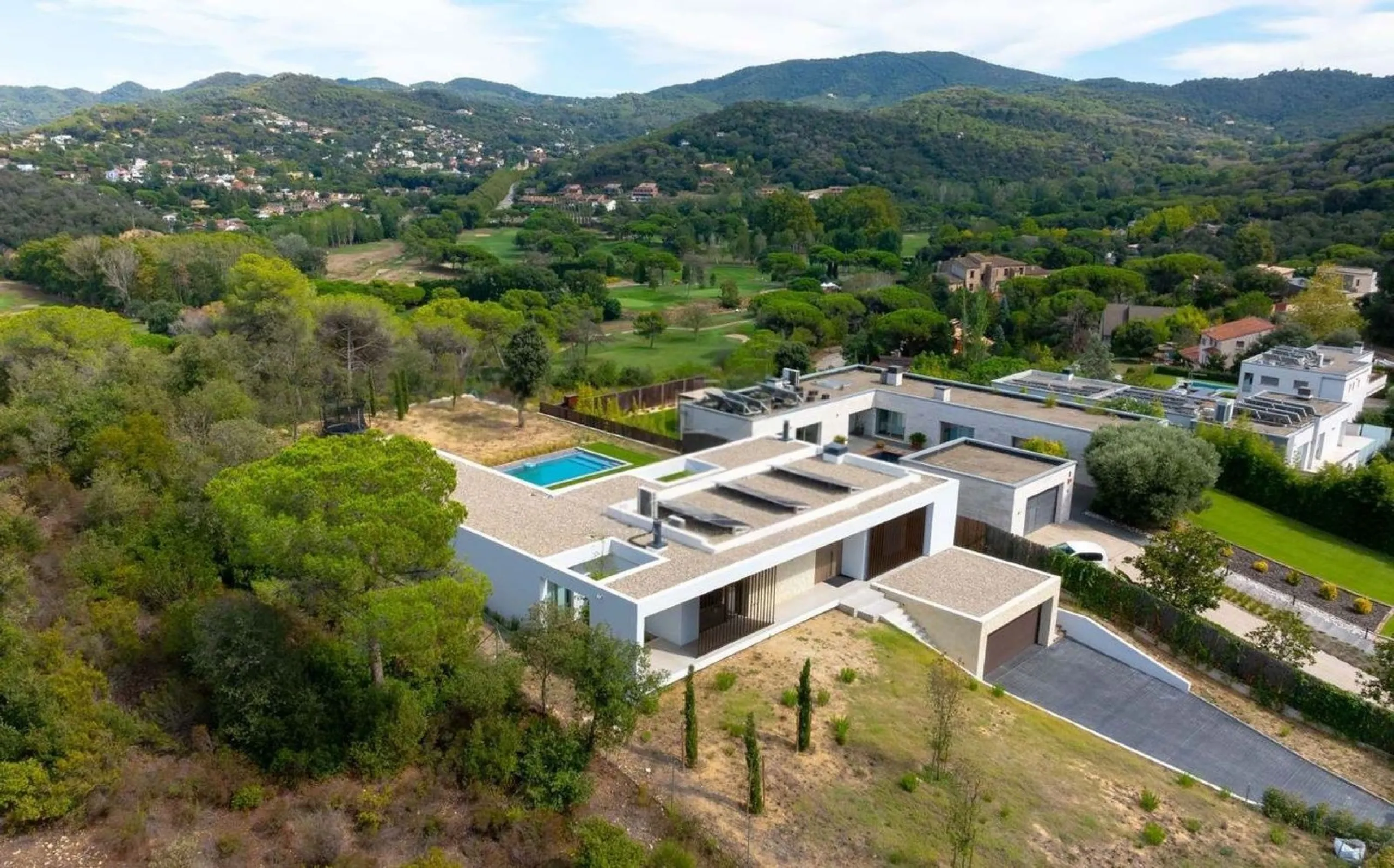 Contemporary Villa with Golf Course and Mountain Views in La Roca del Valles, Barcelona