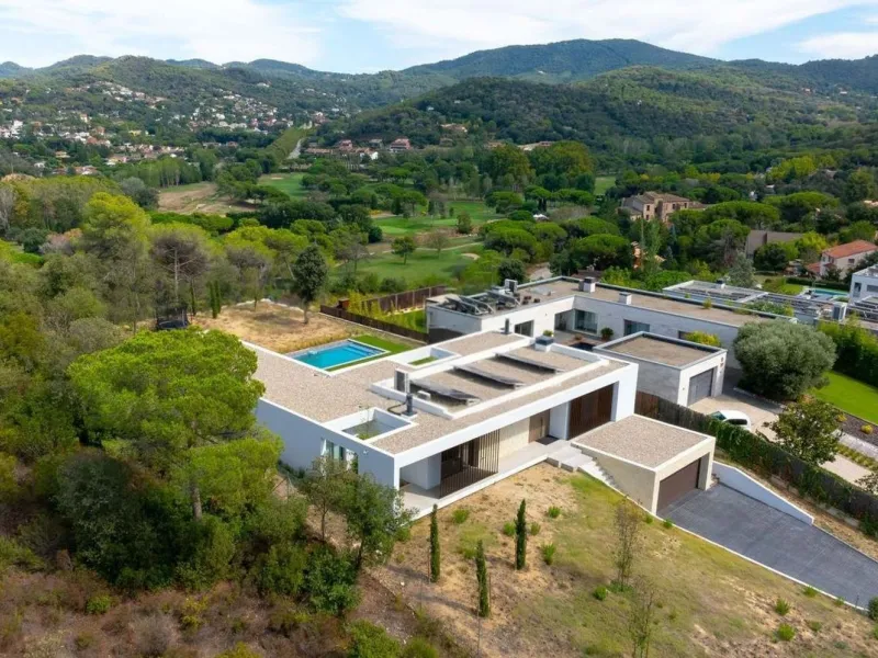 Contemporary Villa with Golf Course and Mountain Views in La Roca del Valles, Barcelona